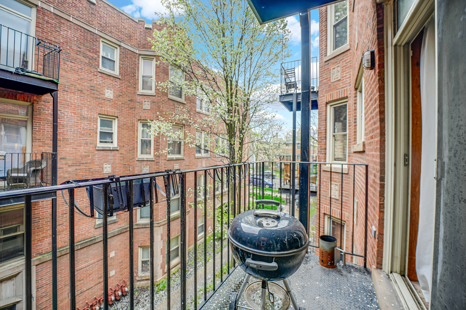 1659 W PRATT Boulevard Unit: 2B