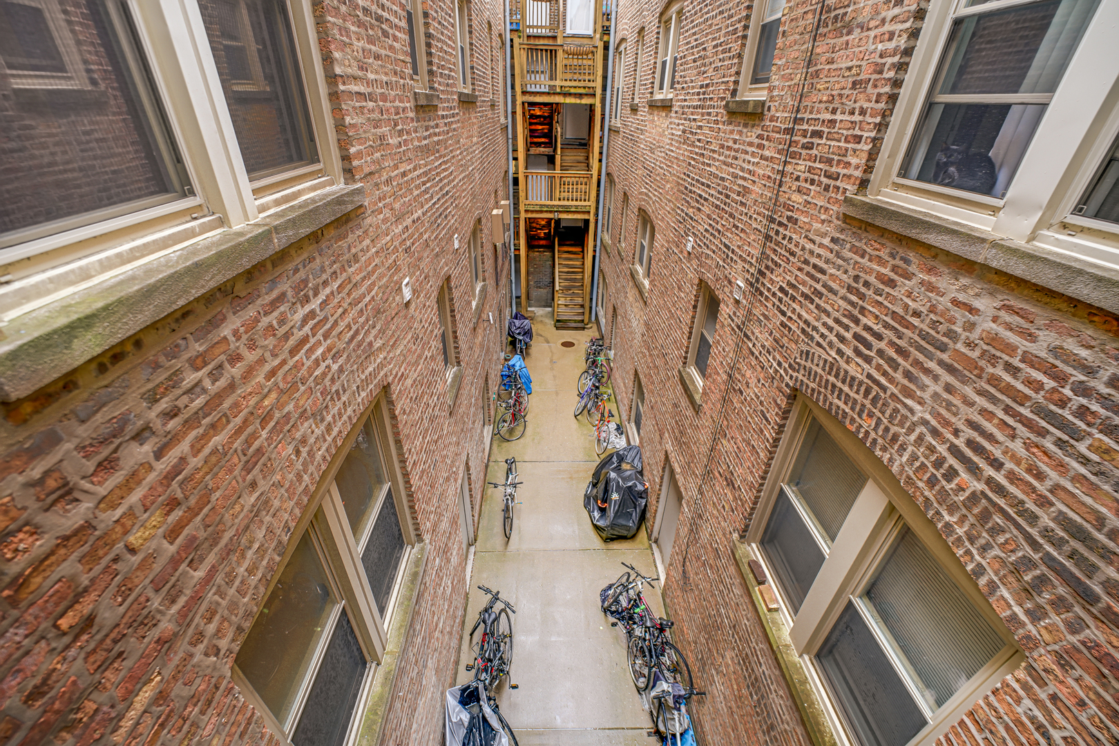 1659 W PRATT Boulevard Unit: 2B
