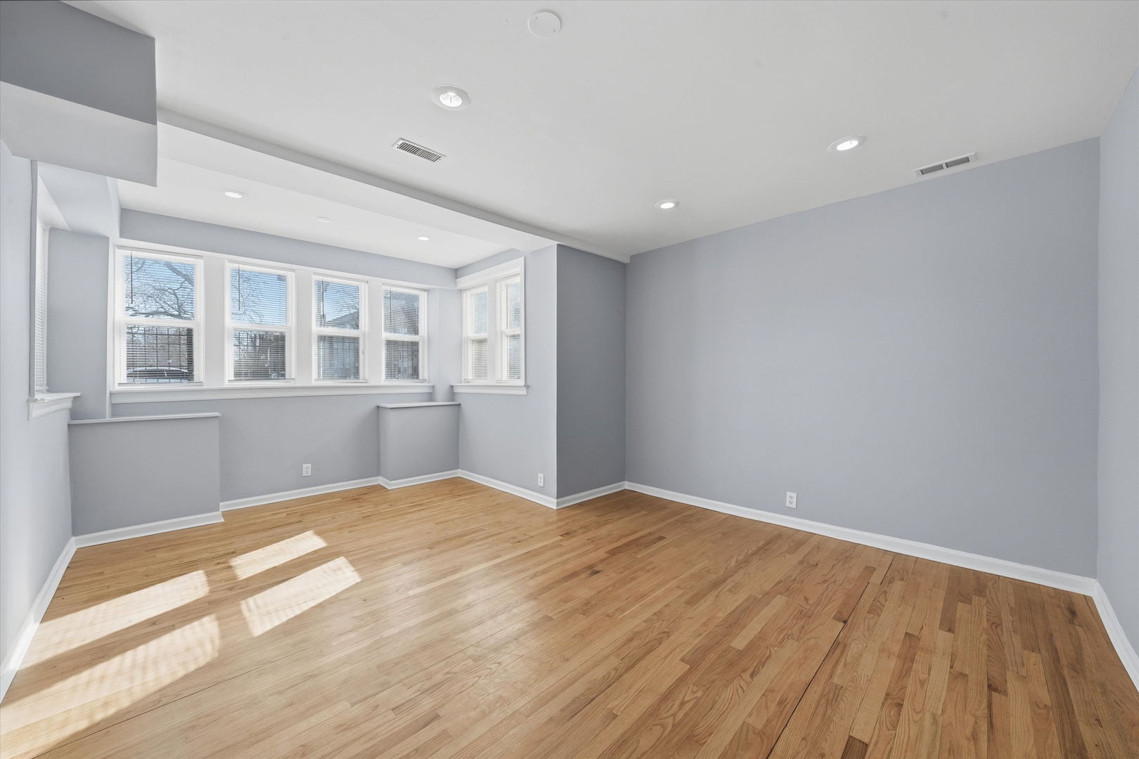 3100 W Argyle Street Unit: G
