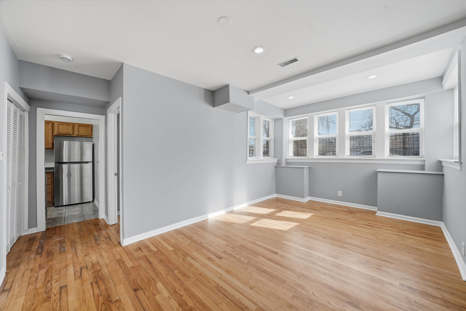 3100 W Argyle Street Unit: G