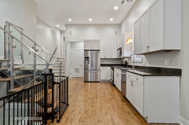 1931 N DAMEN Avenue Unit: 1S