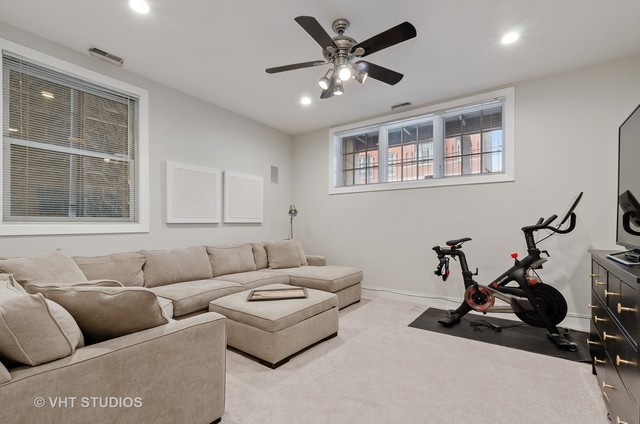 1931 N DAMEN Avenue Unit: 1S