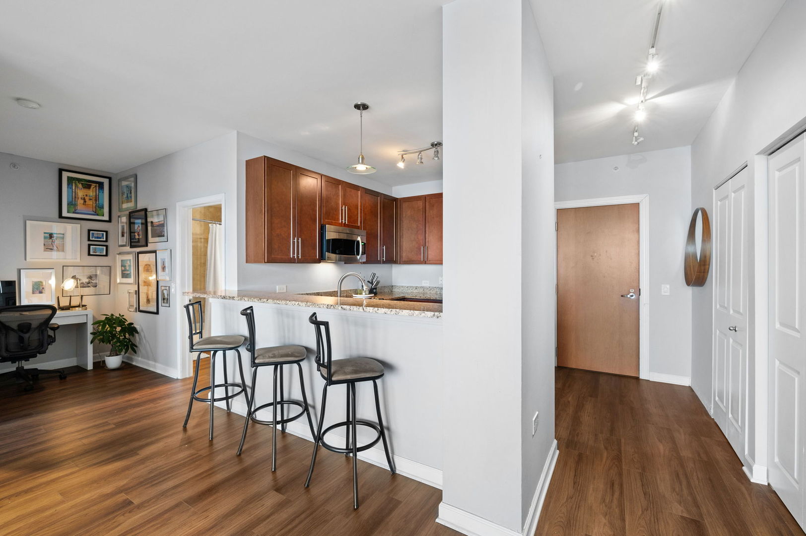 100 E 14th Street Unit: 2809