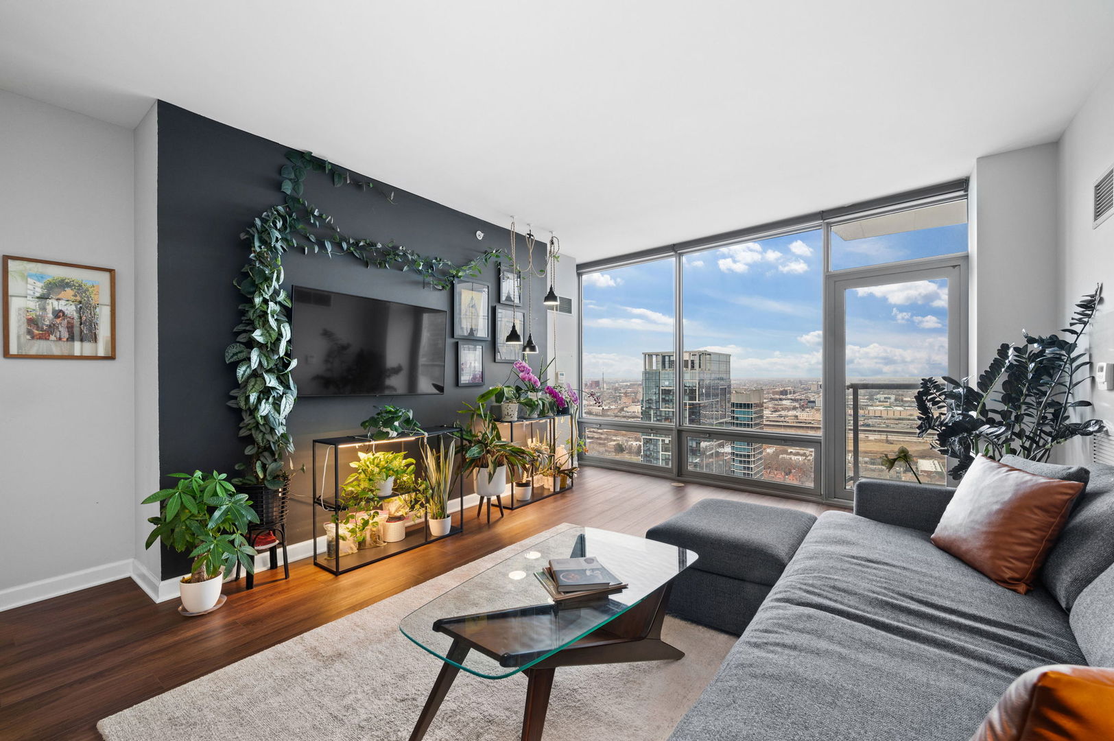 100 E 14th Street Unit: 2809