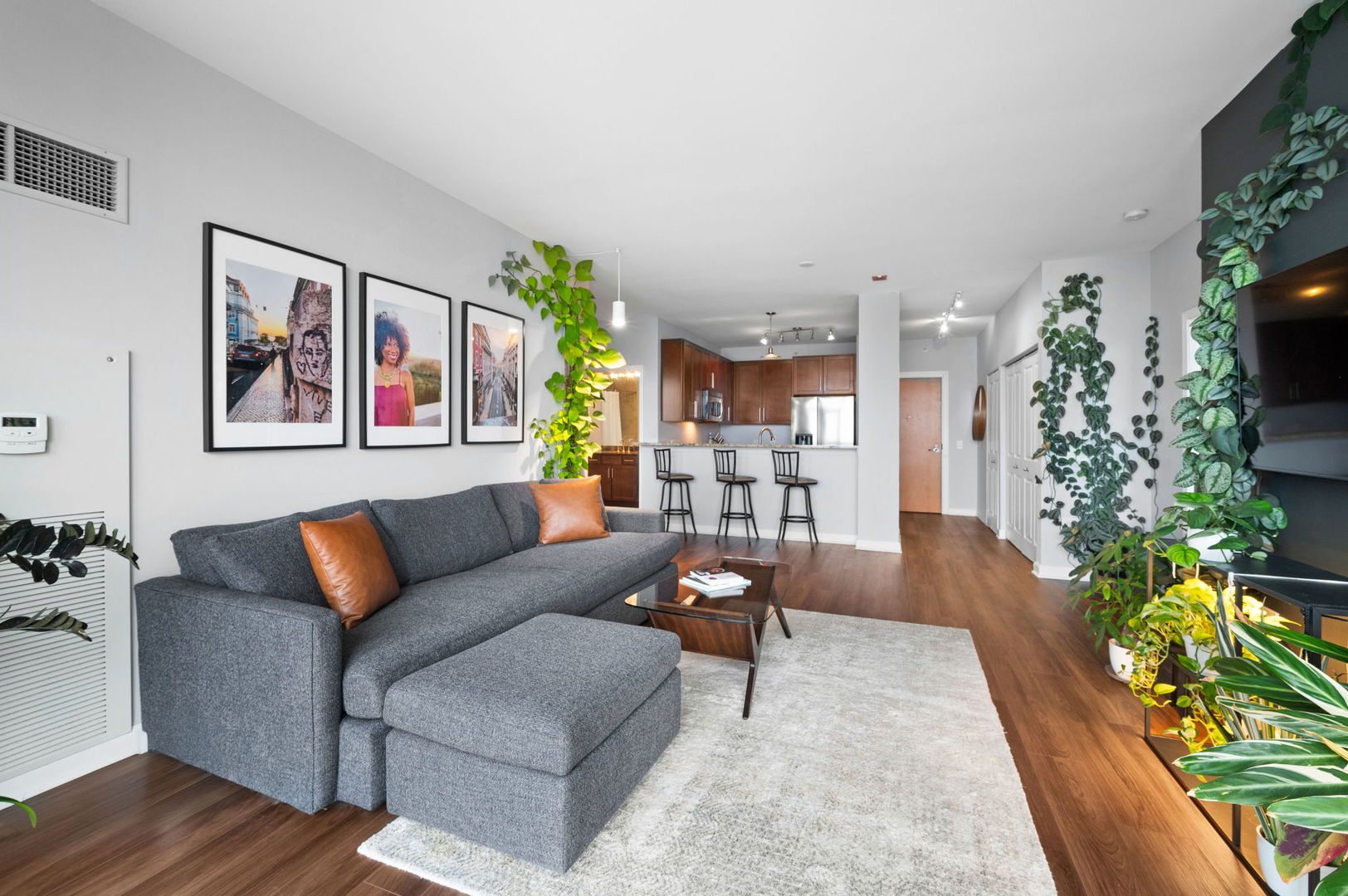 100 E 14th Street Unit: 2809