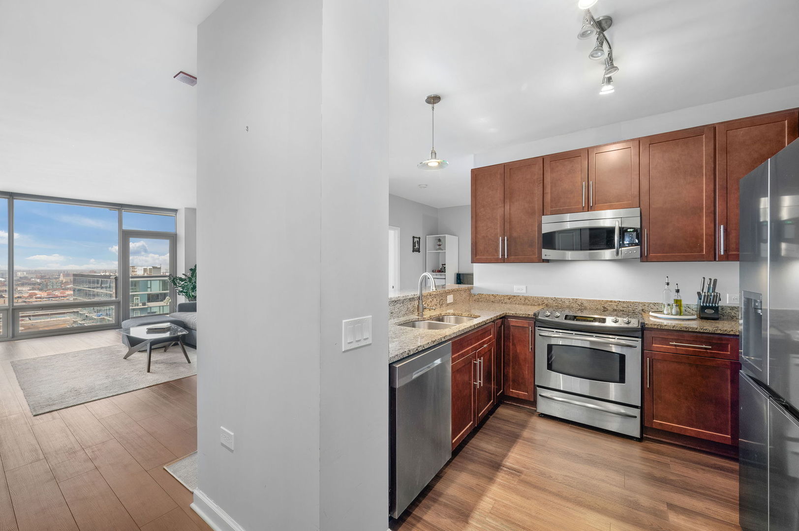 100 E 14th Street Unit: 2809