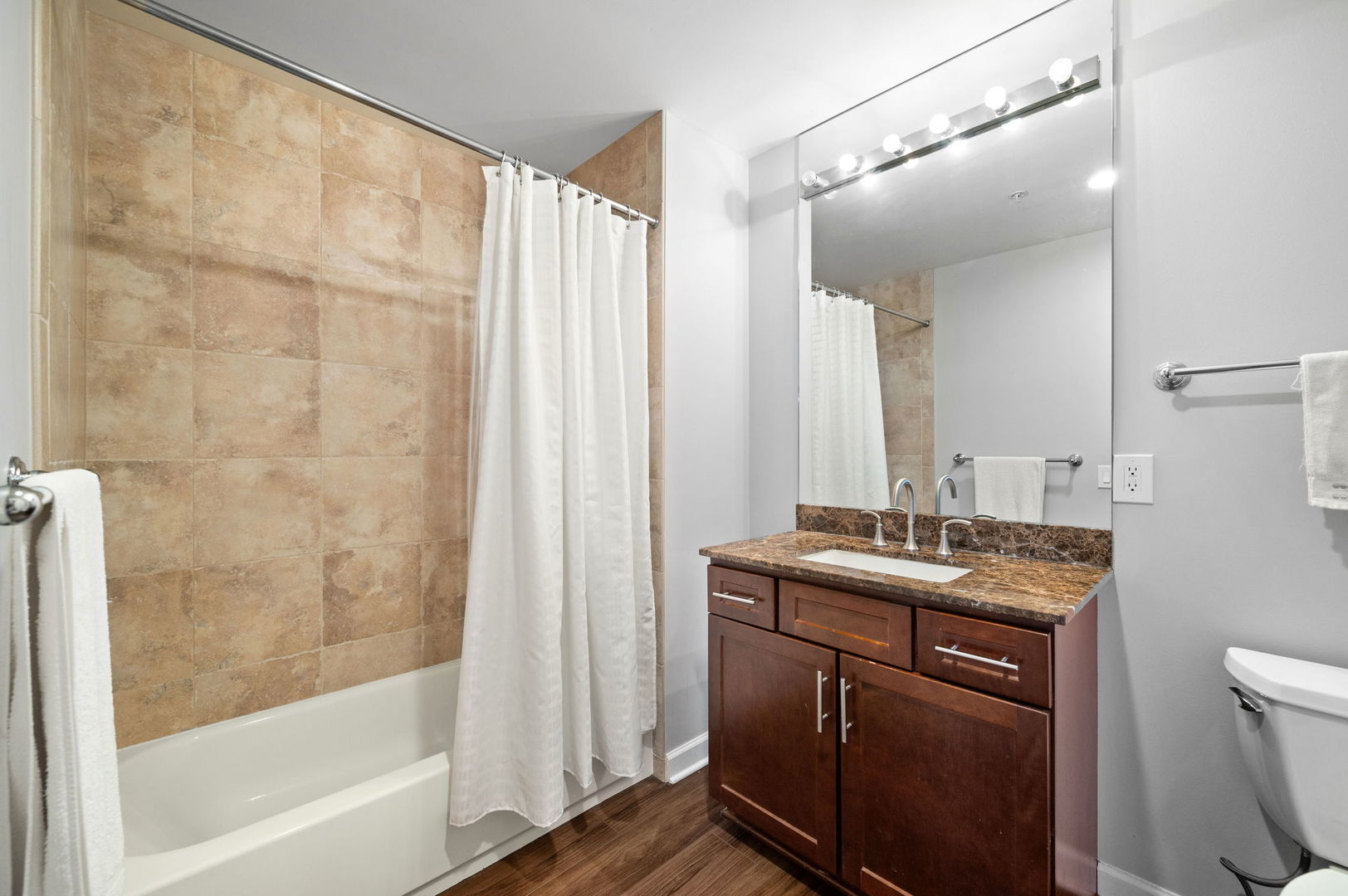 100 E 14th Street Unit: 2809