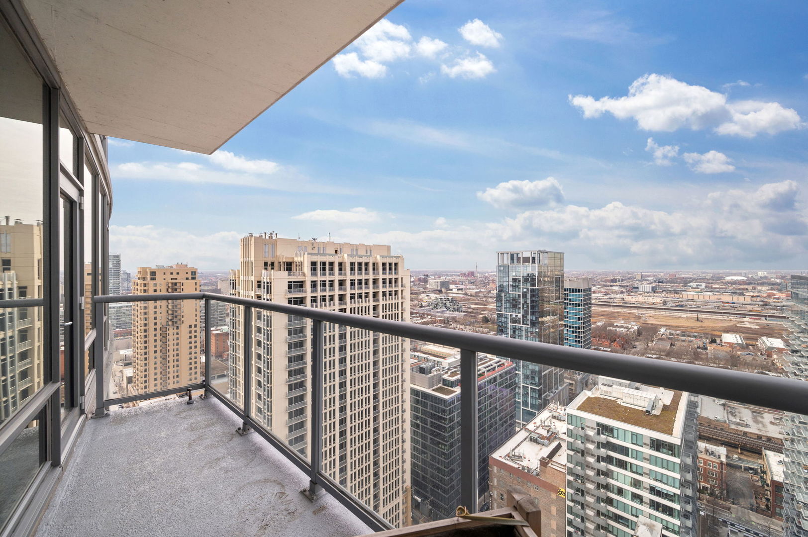 100 E 14th Street Unit: 2809