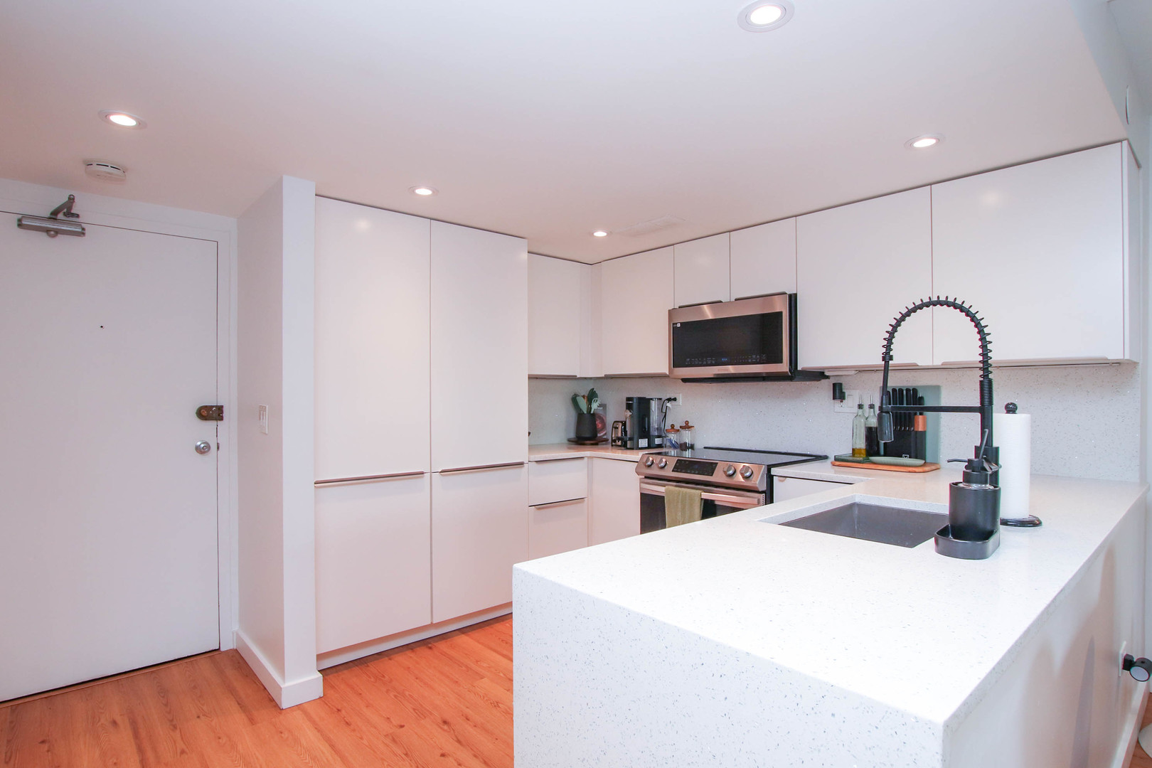 3100 N Lake Shore Drive Unit: 1404