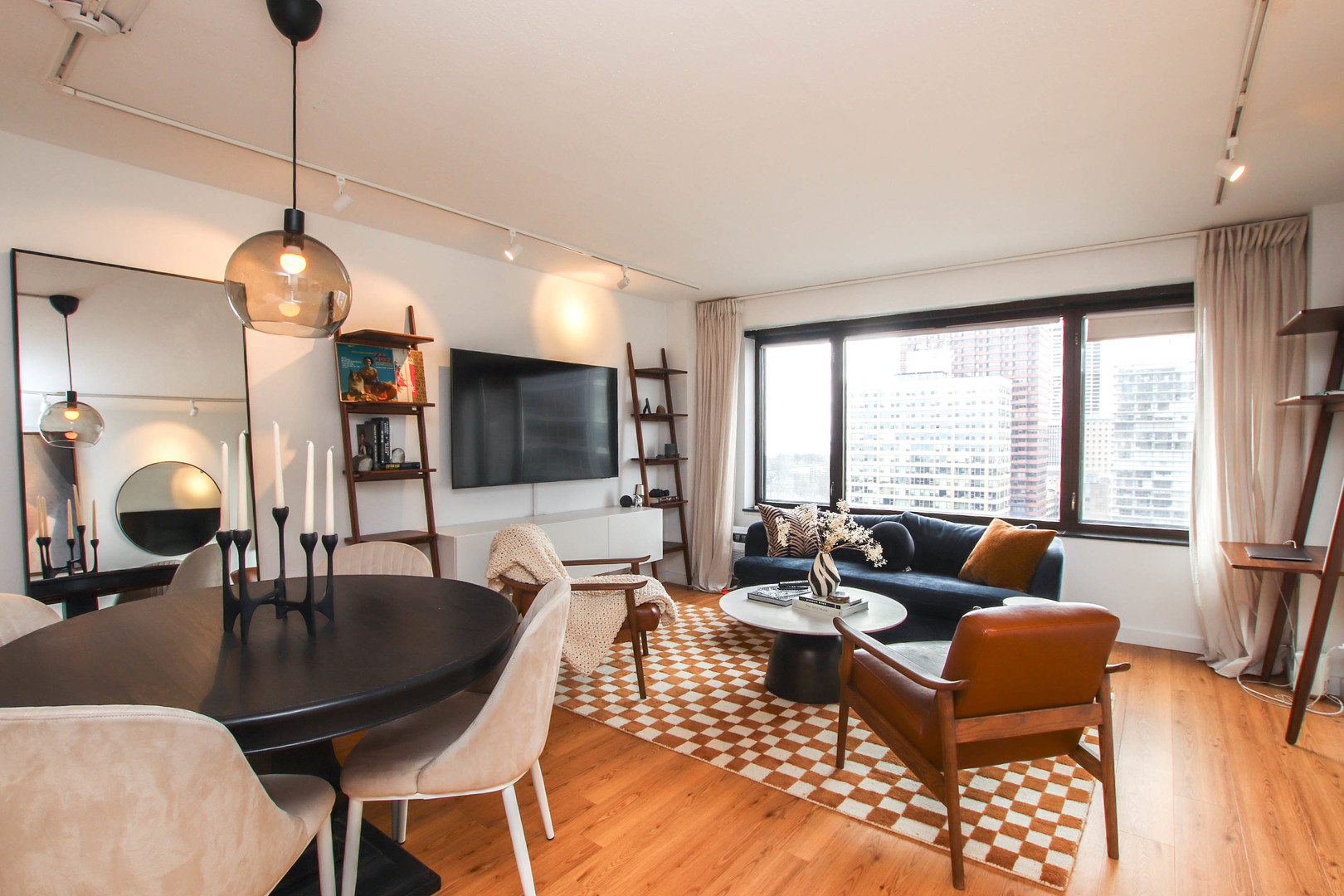 3100 N Lake Shore Drive Unit: 1404