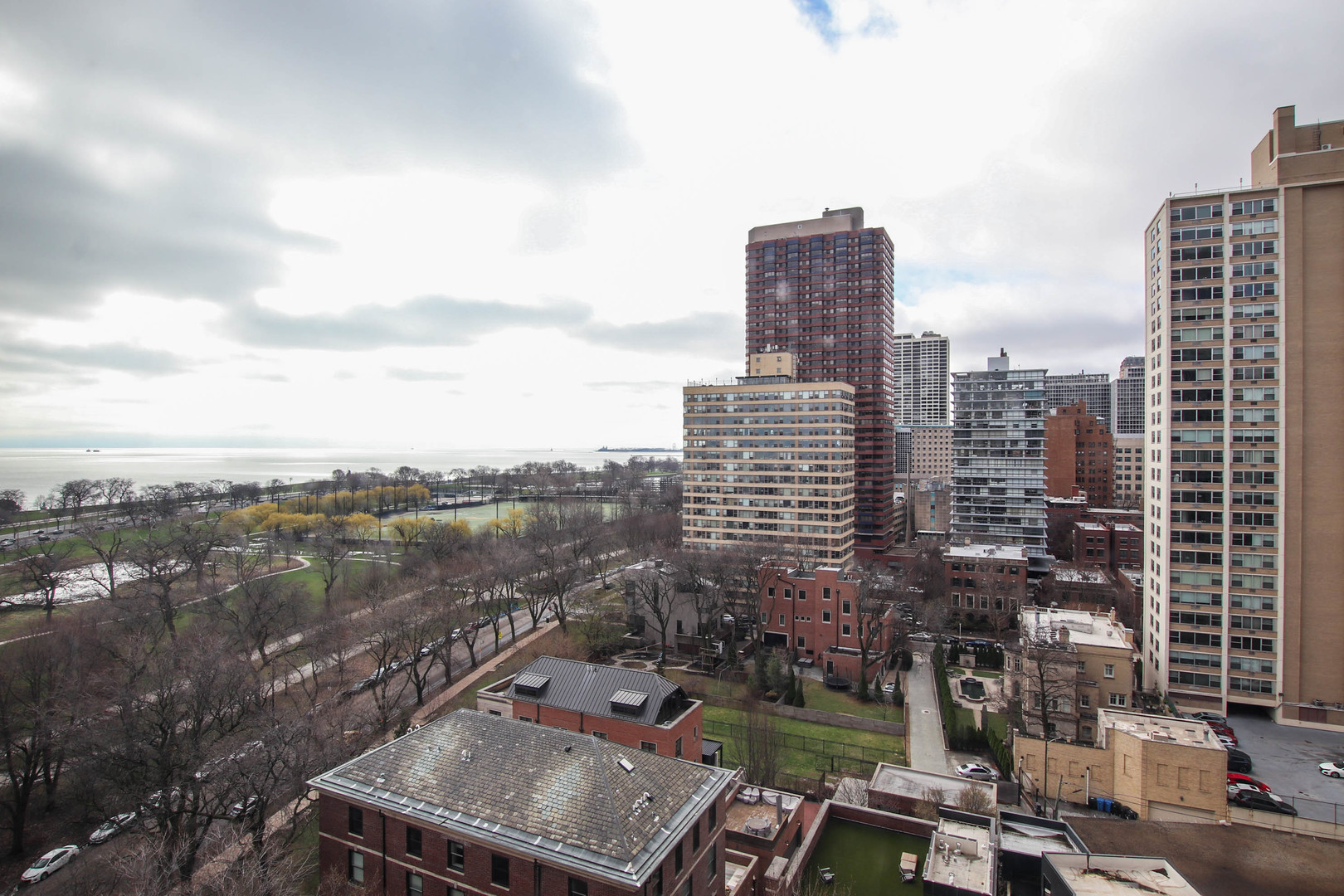 3100 N Lake Shore Drive Unit: 1404