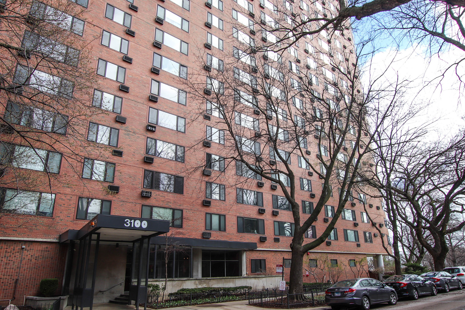 3100 N Lake Shore Drive Unit: 1404