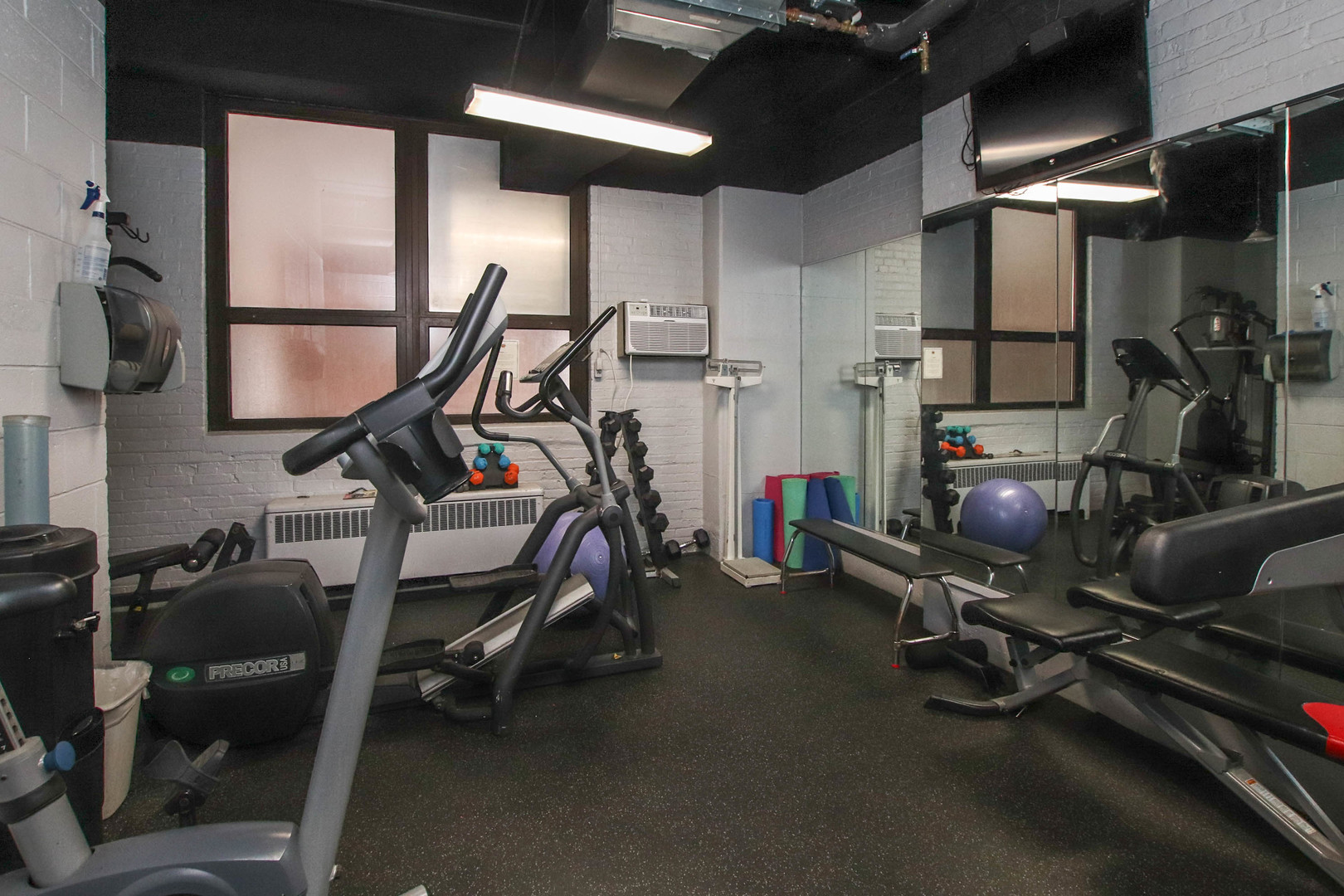 3100 N Lake Shore Drive Unit: 1404