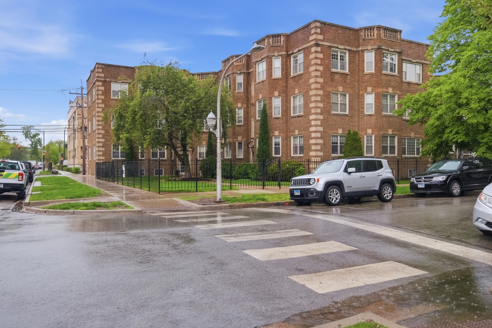 3806 N Troy Street Unit: 3