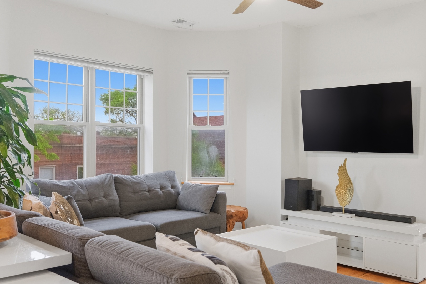 3806 N Troy Street Unit: 3