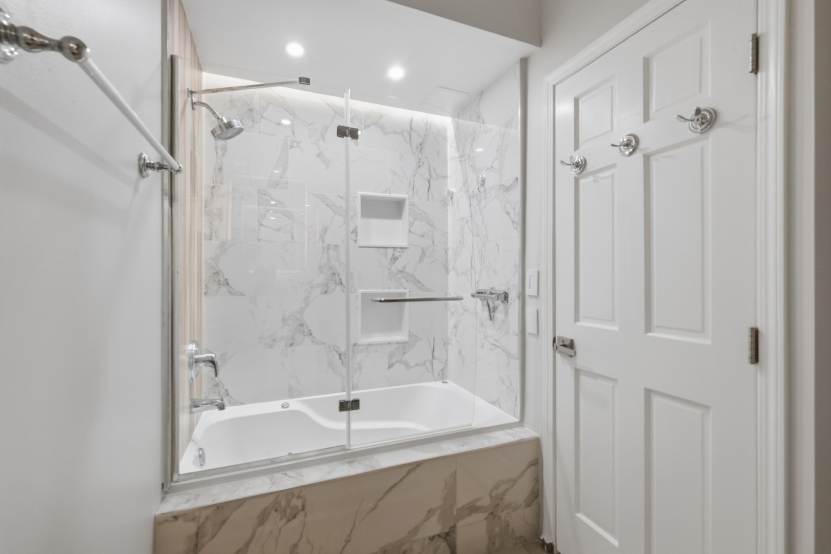 3806 N Troy Street Unit: 3