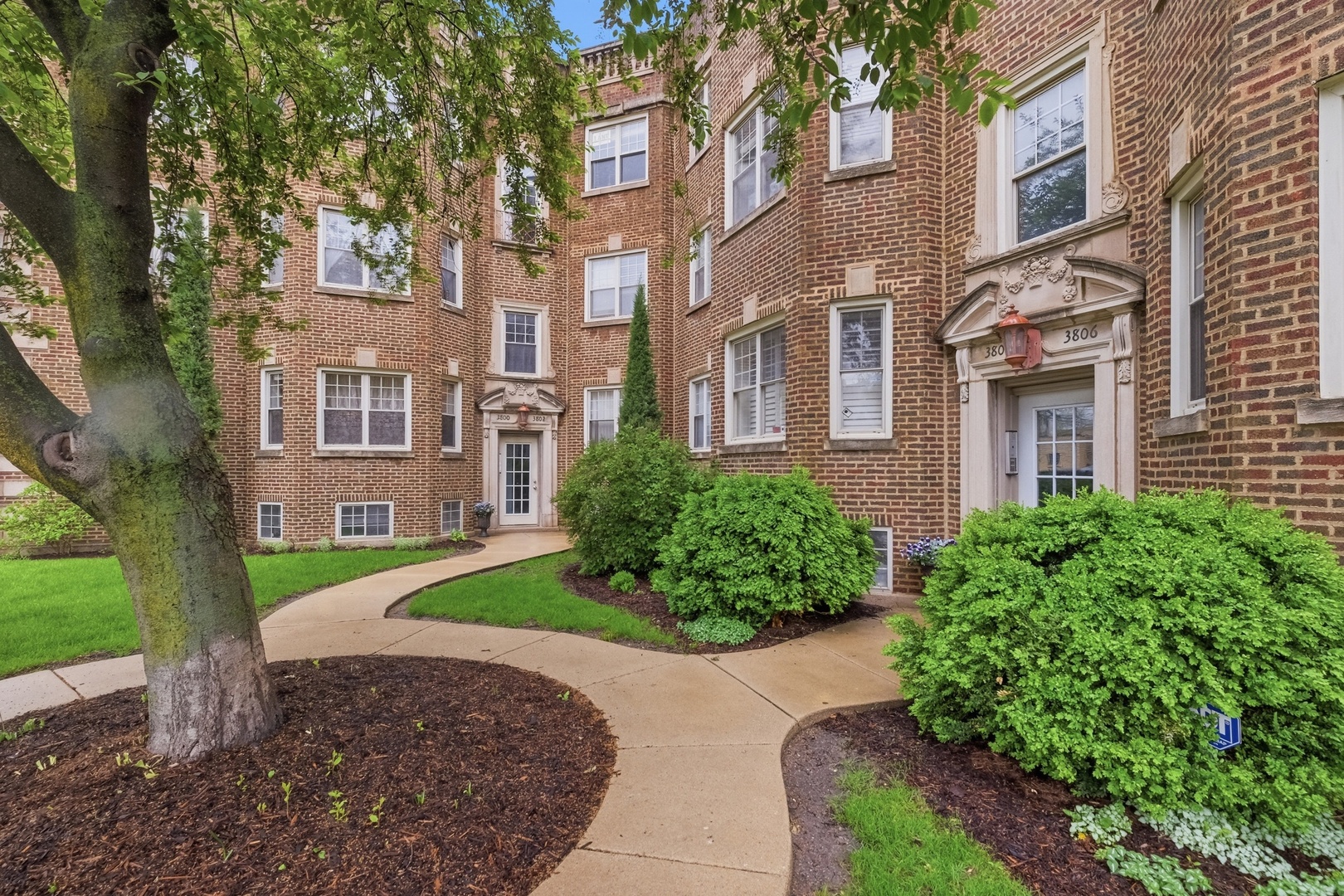 3806 N Troy Street Unit: 3