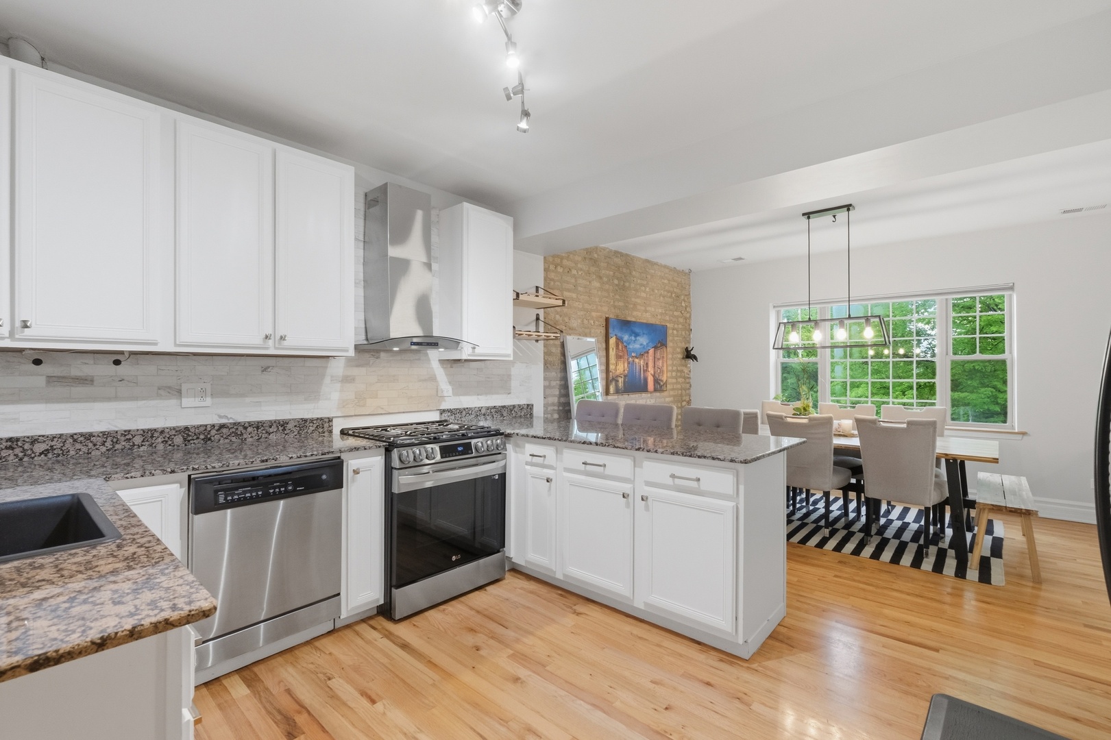 3806 N Troy Street Unit: 3