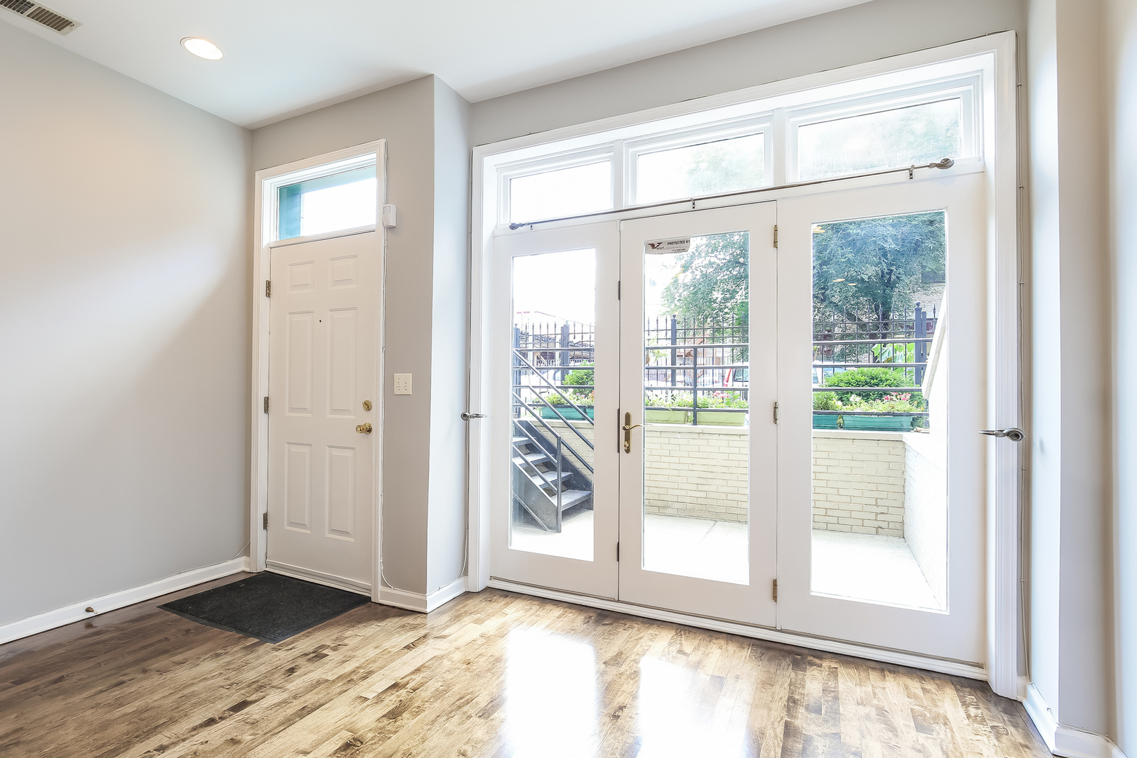 952 W Barry Avenue Unit: G