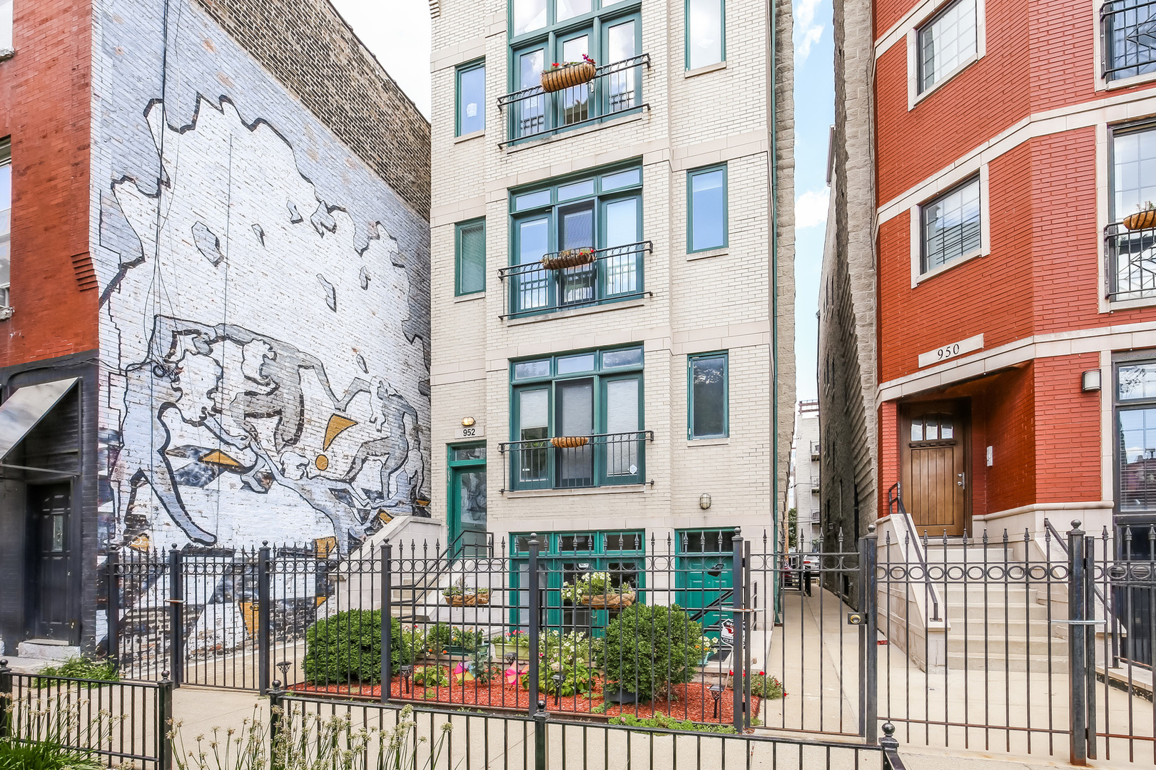 952 W Barry Avenue Unit: G