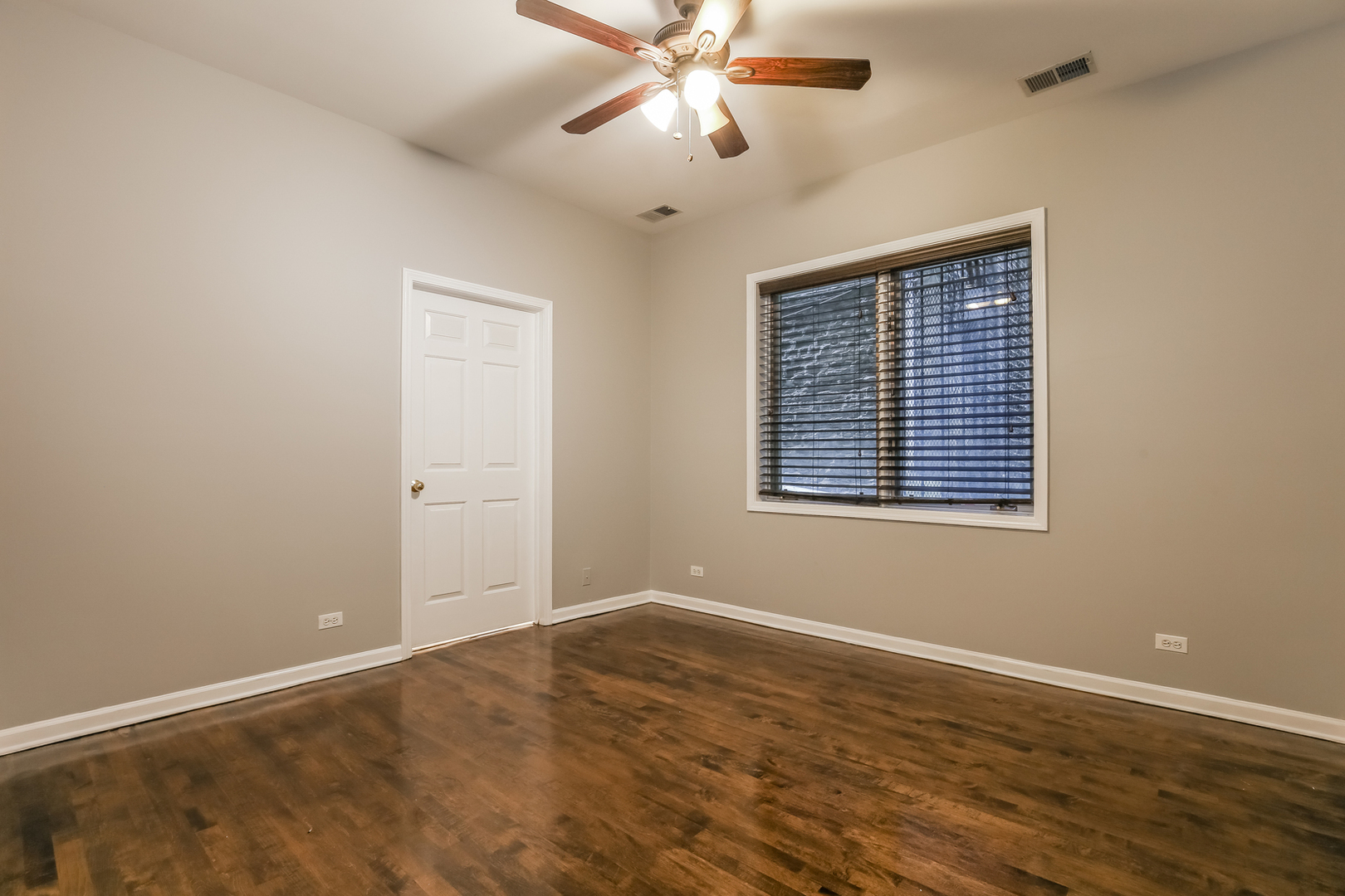 952 W Barry Avenue Unit: G