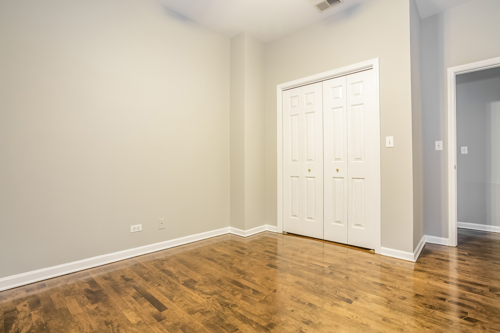 952 W Barry Avenue Unit: G