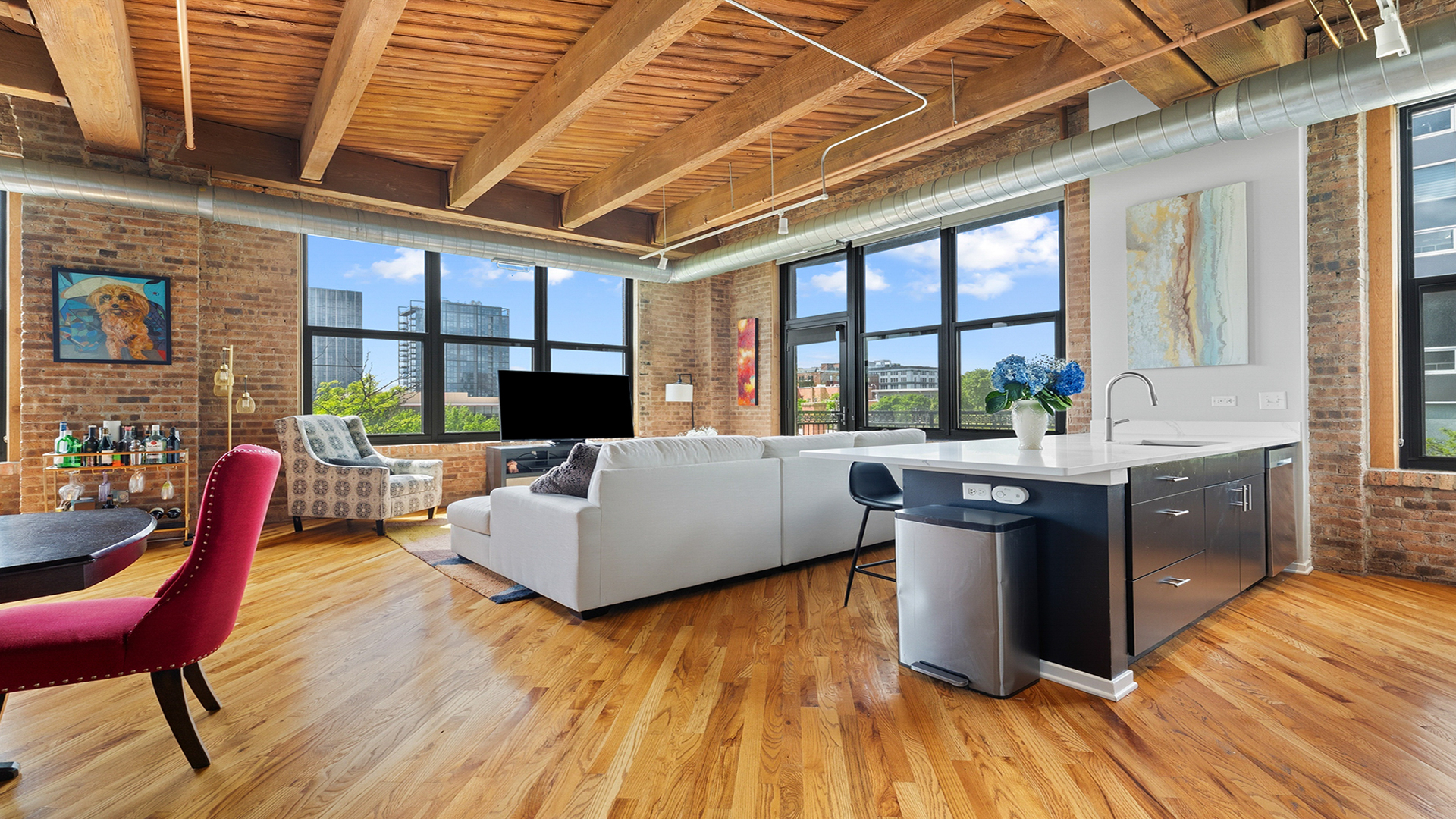 1040 W Adams Street Unit: 372