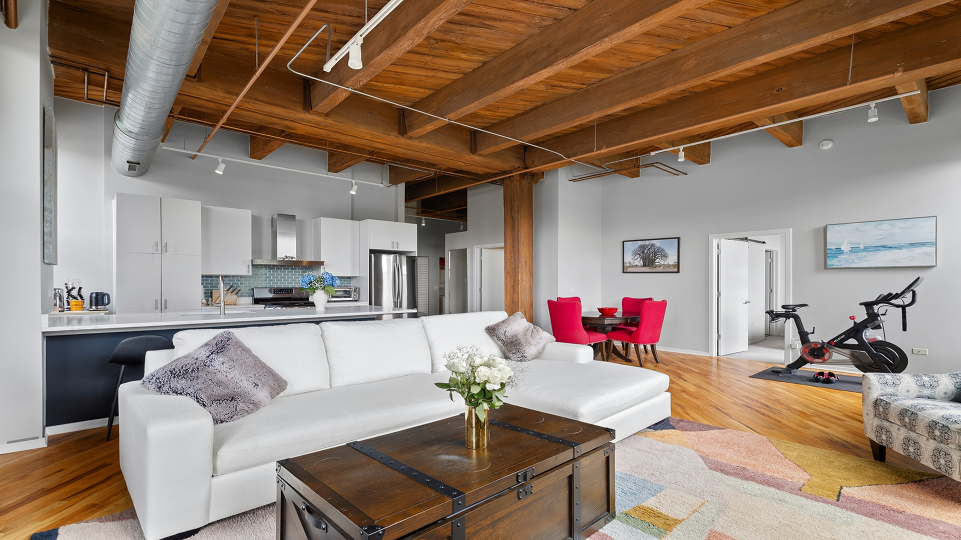 1040 W Adams Street Unit: 372