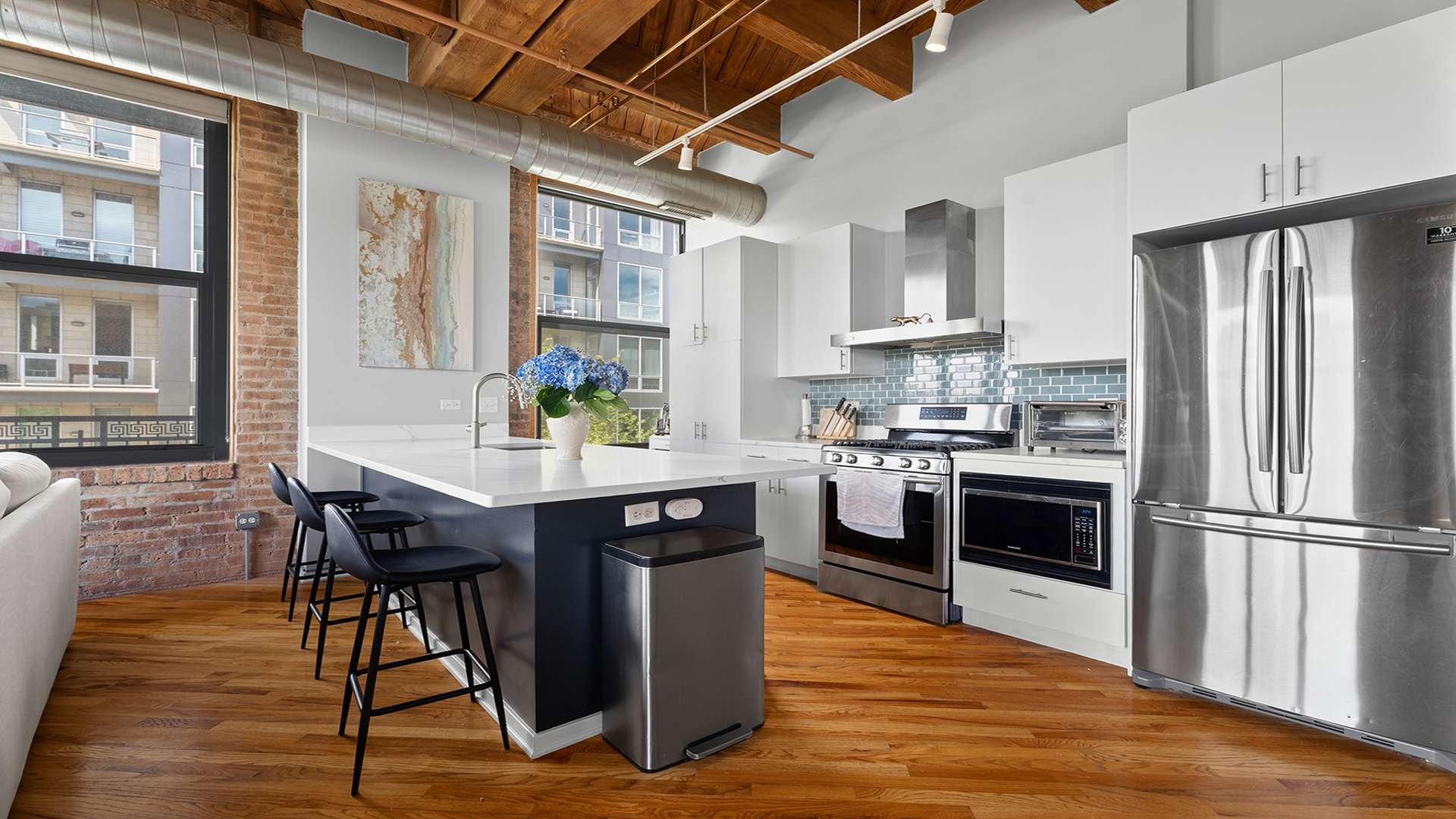 1040 W Adams Street Unit: 372