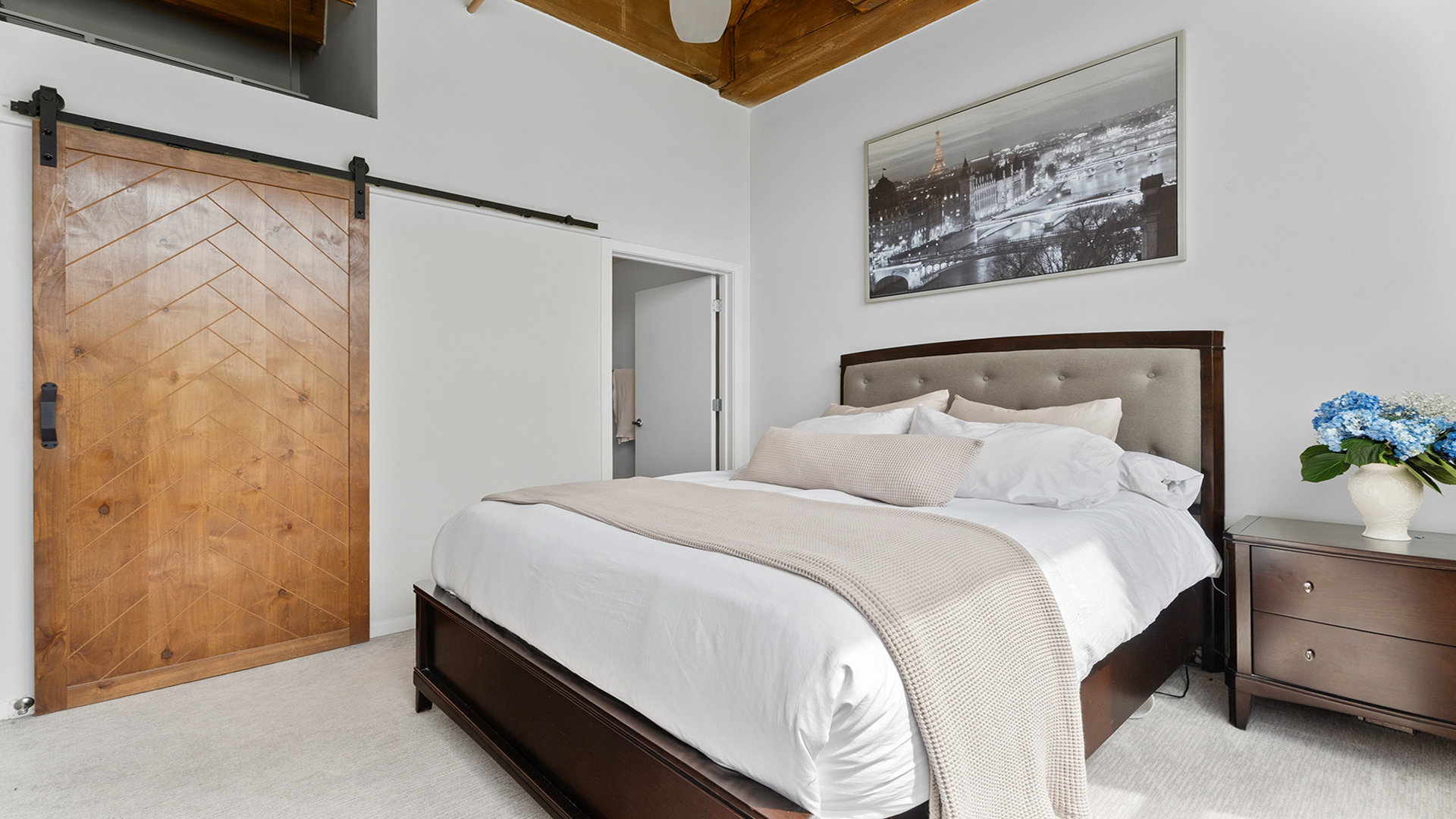 1040 W Adams Street Unit: 372
