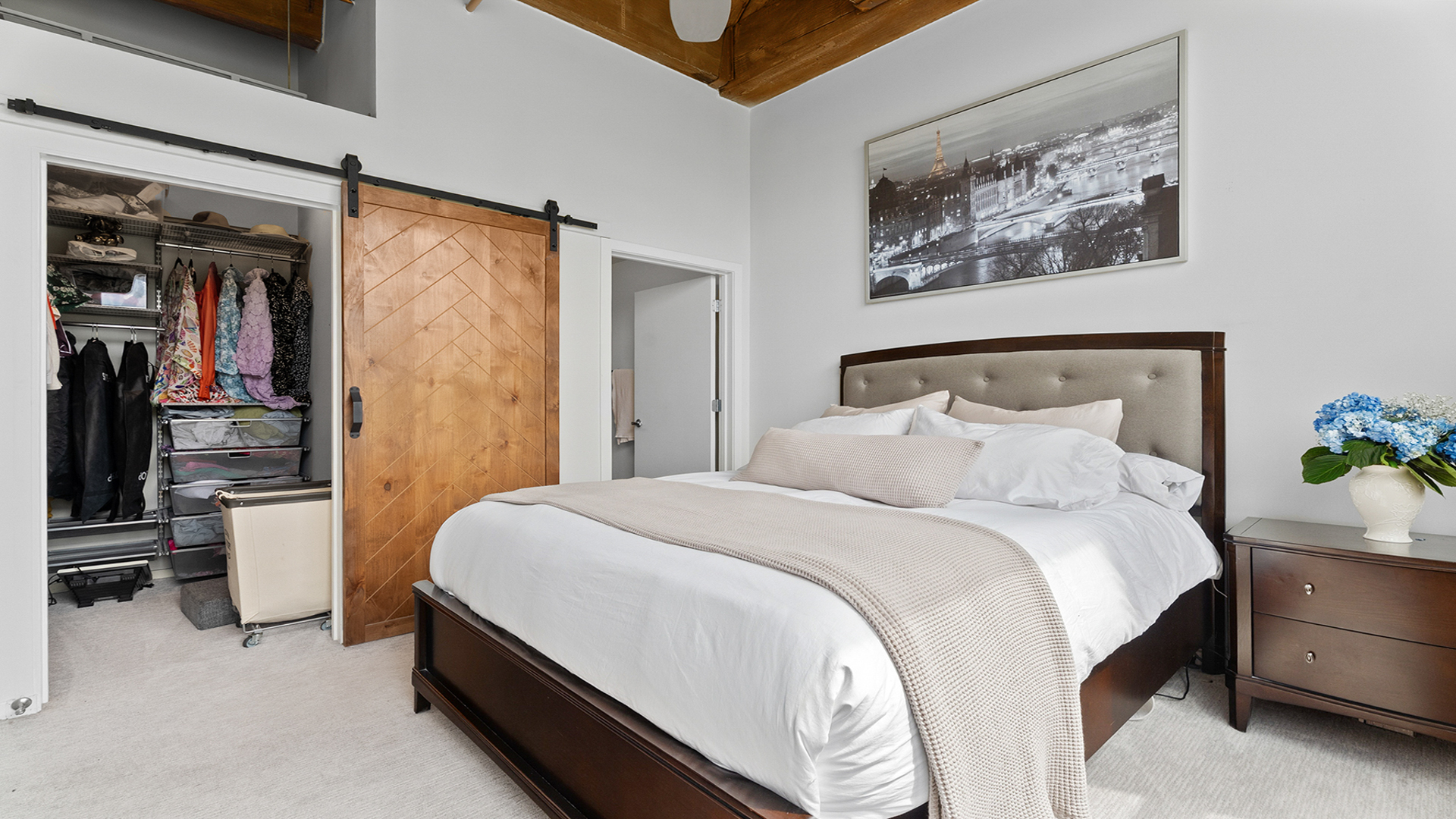 1040 W Adams Street Unit: 372