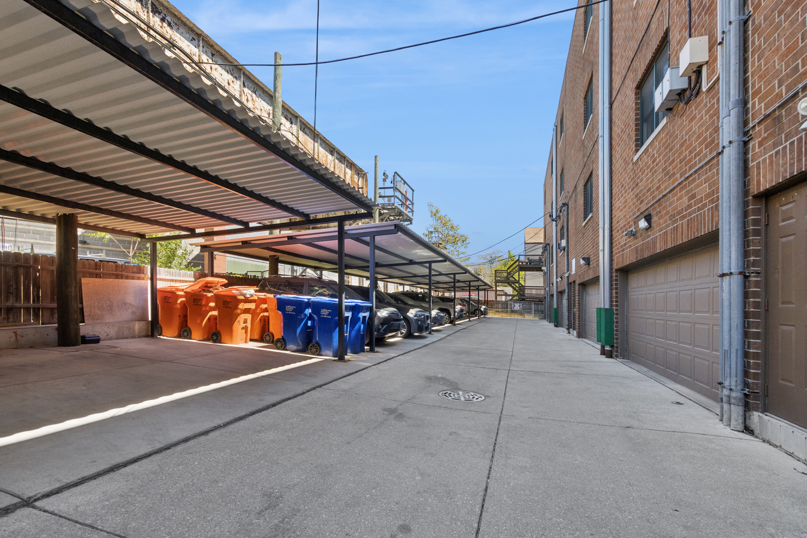 1152 W Roscoe Street Unit: 1W