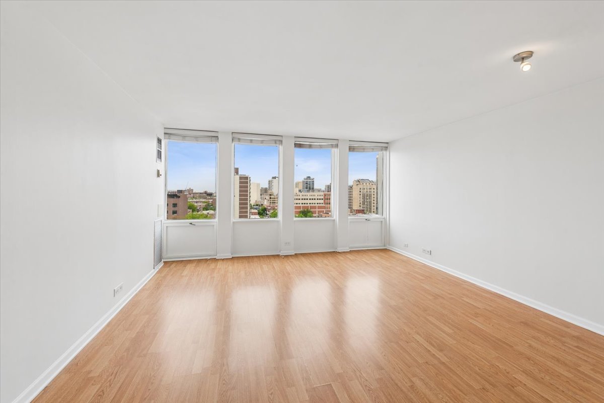 444 W Fullerton Parkway Unit: 1201