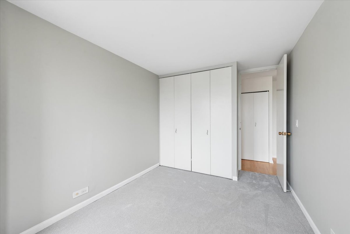 444 W Fullerton Parkway Unit: 1201