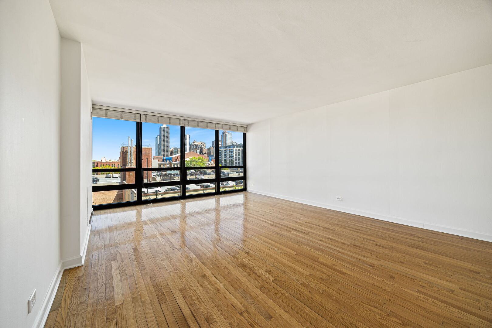 1636 N WELLS Street Unit: 607