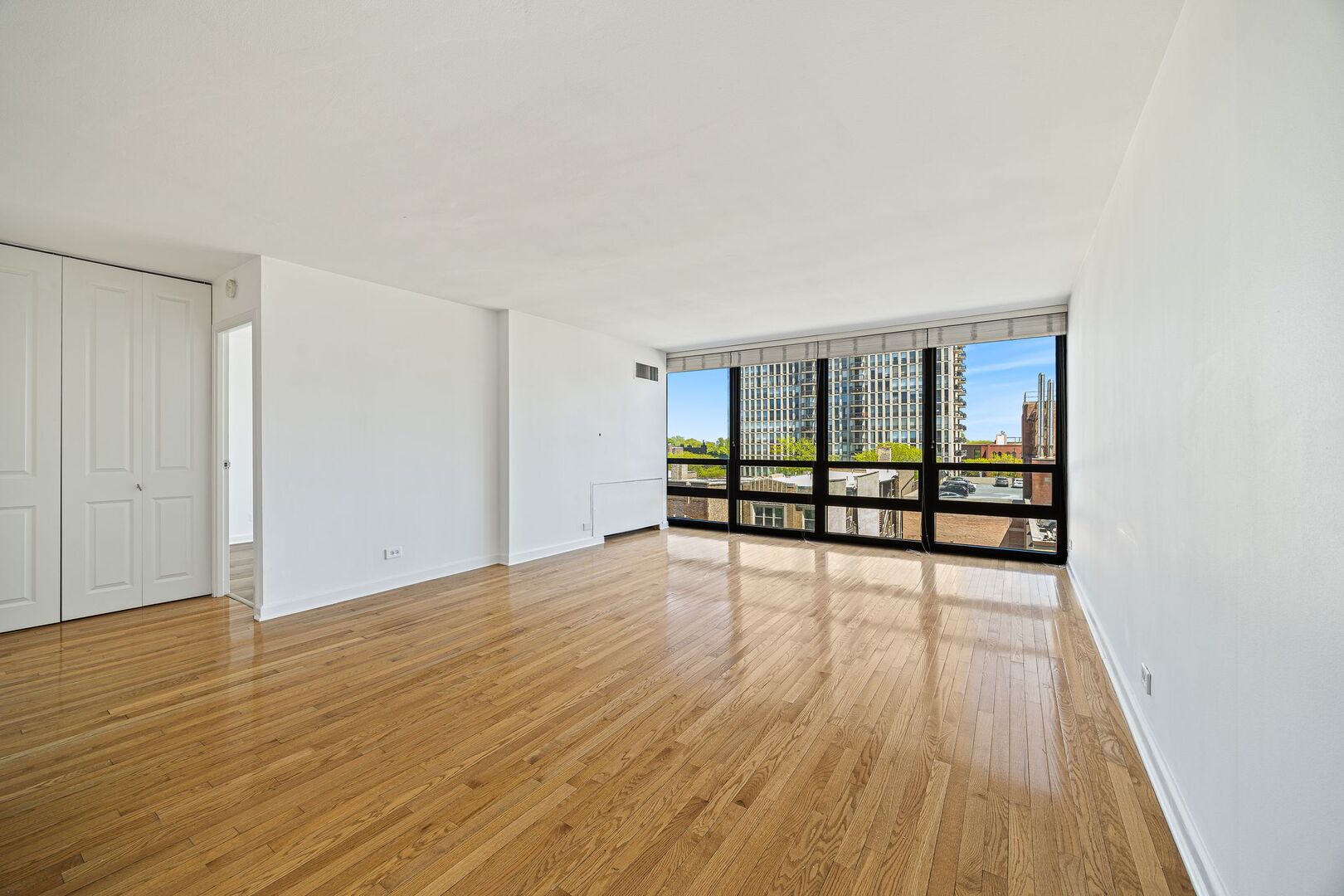 1636 N WELLS Street Unit: 607