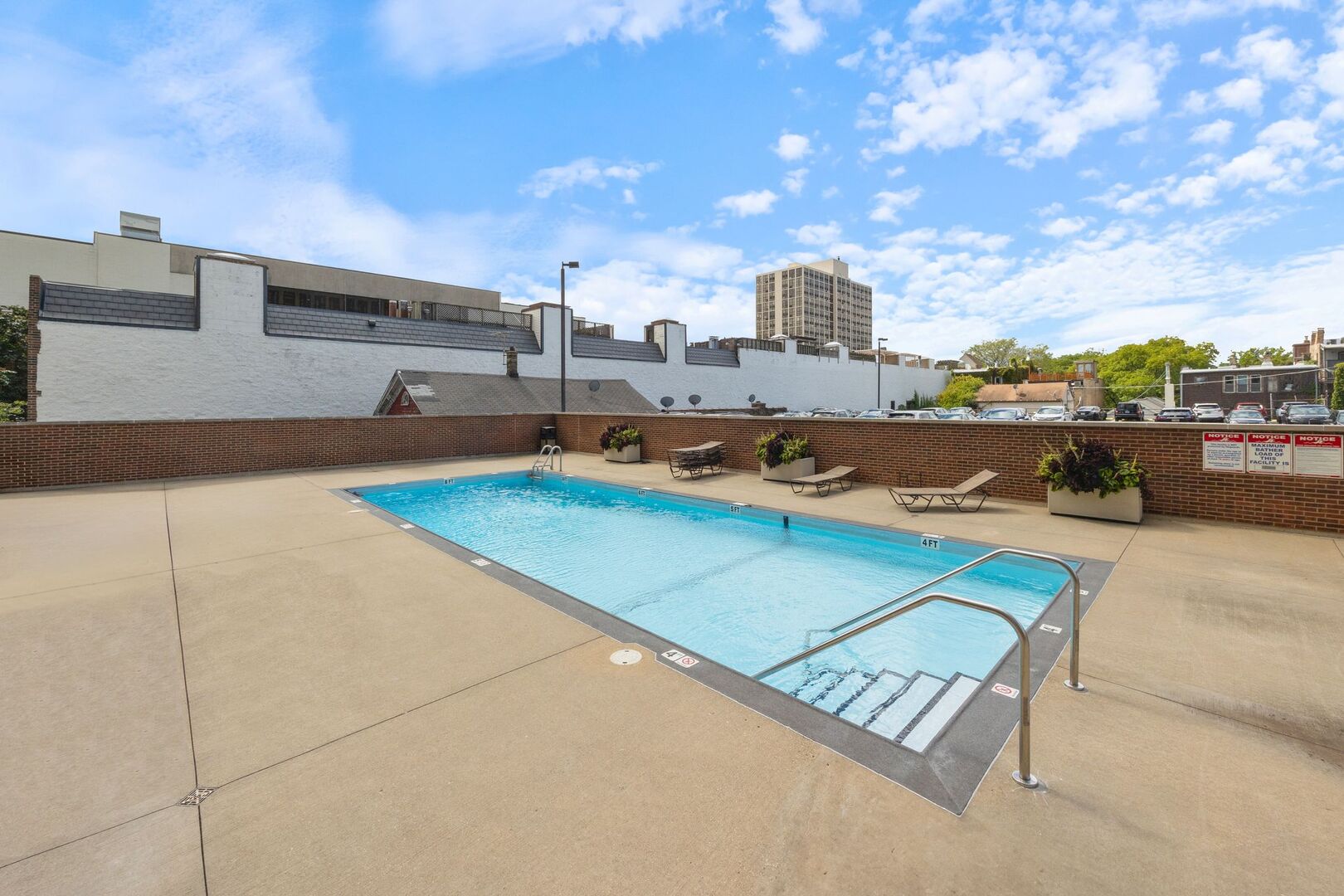 1636 N WELLS Street Unit: 607