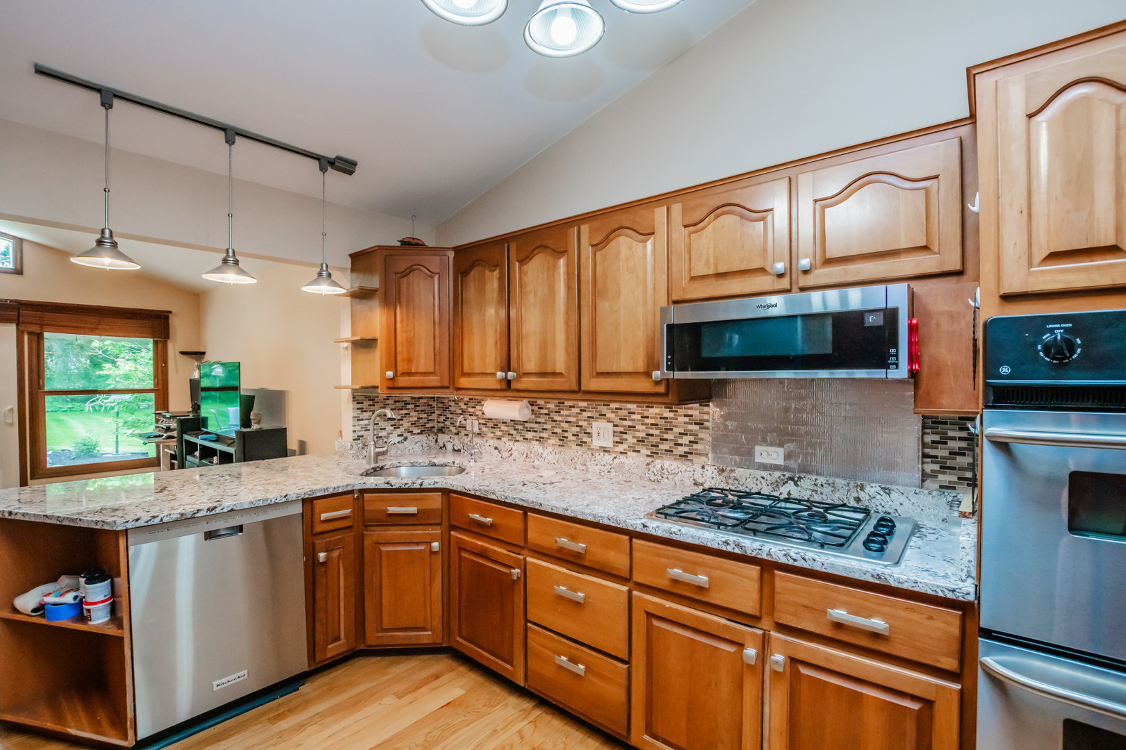 9S771 Brookbank Road