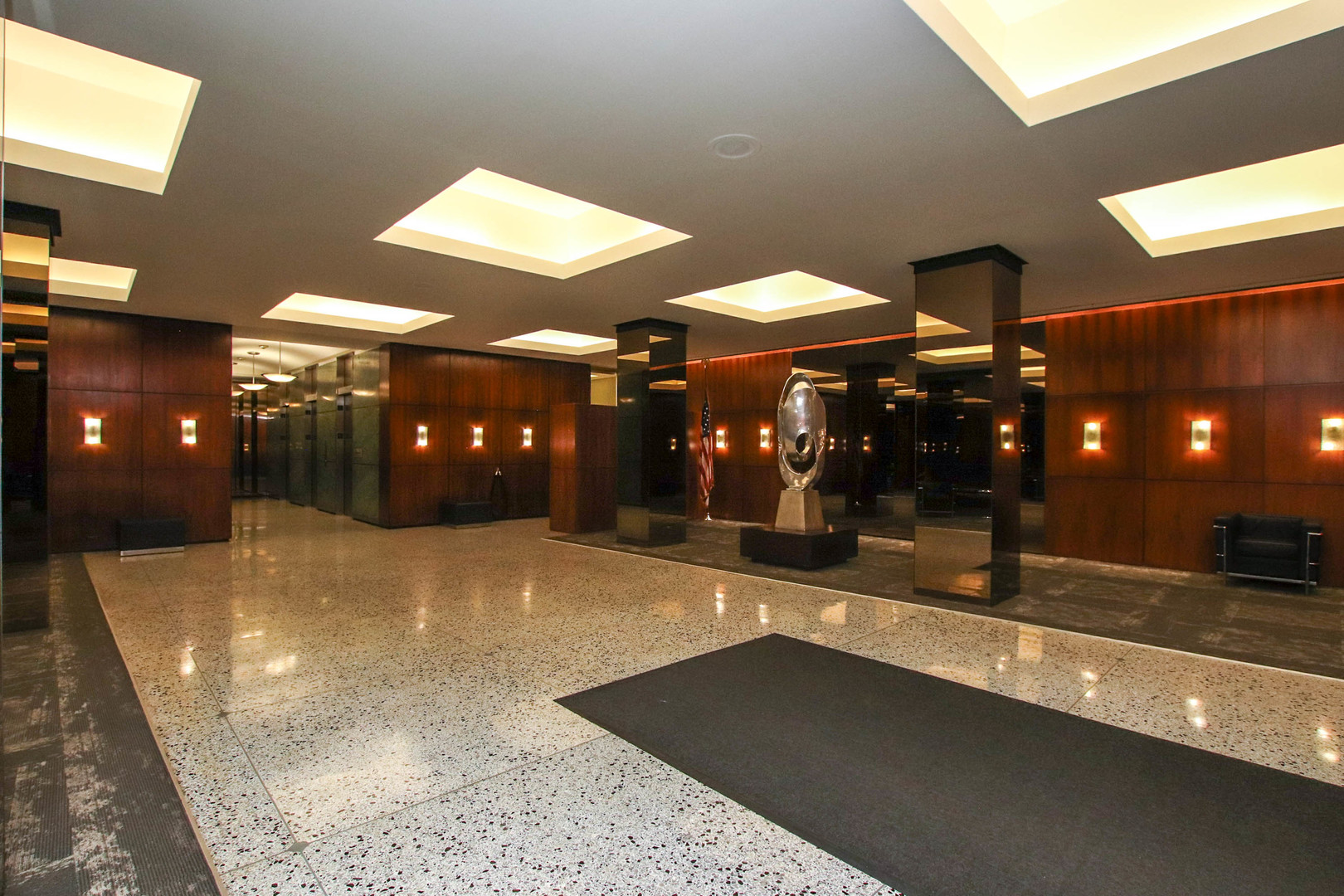 535 N Michigan Avenue Unit: 2010