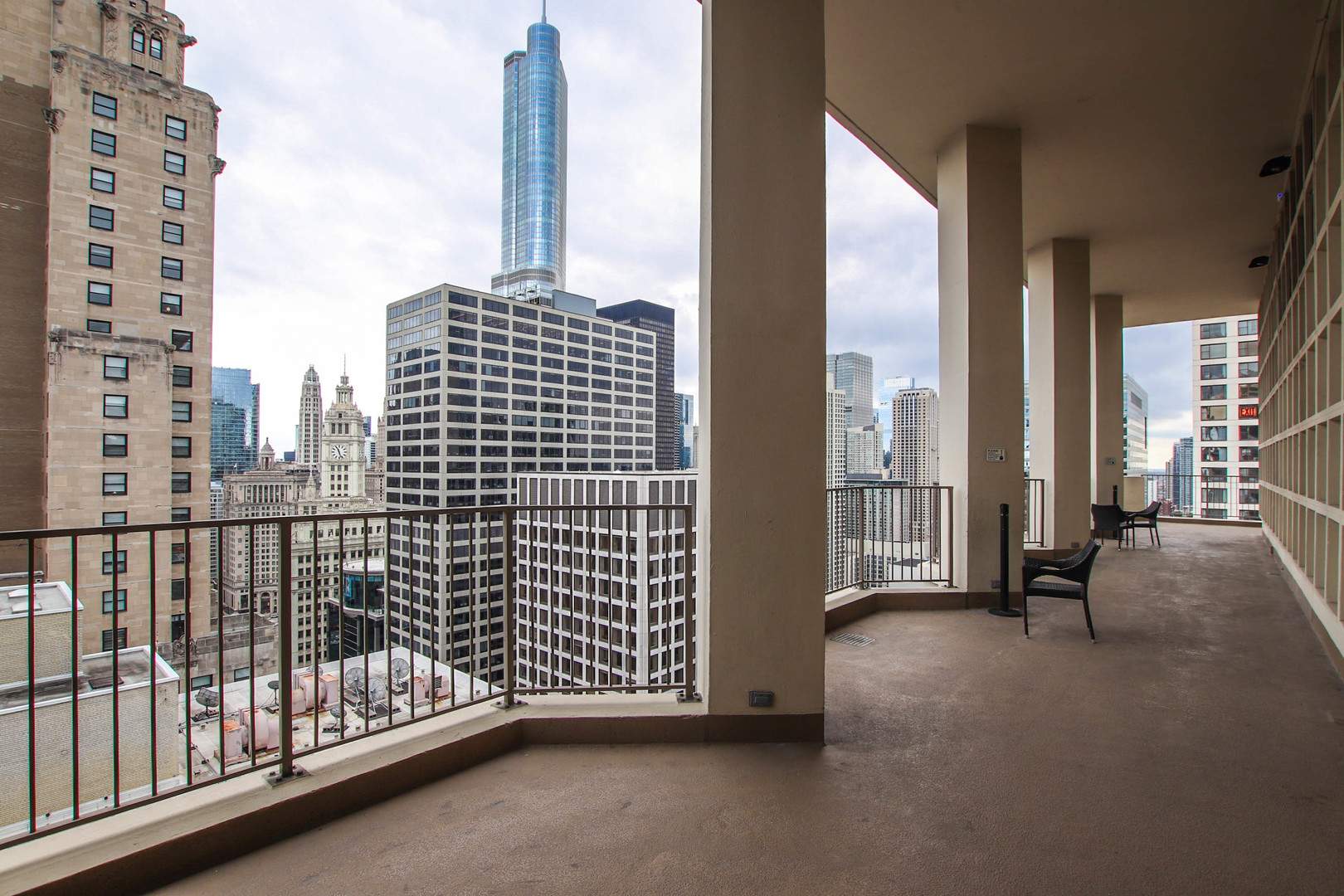 535 N Michigan Avenue Unit: 2010