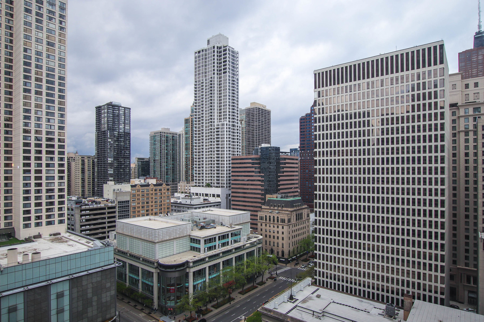 535 N Michigan Avenue Unit: 2010