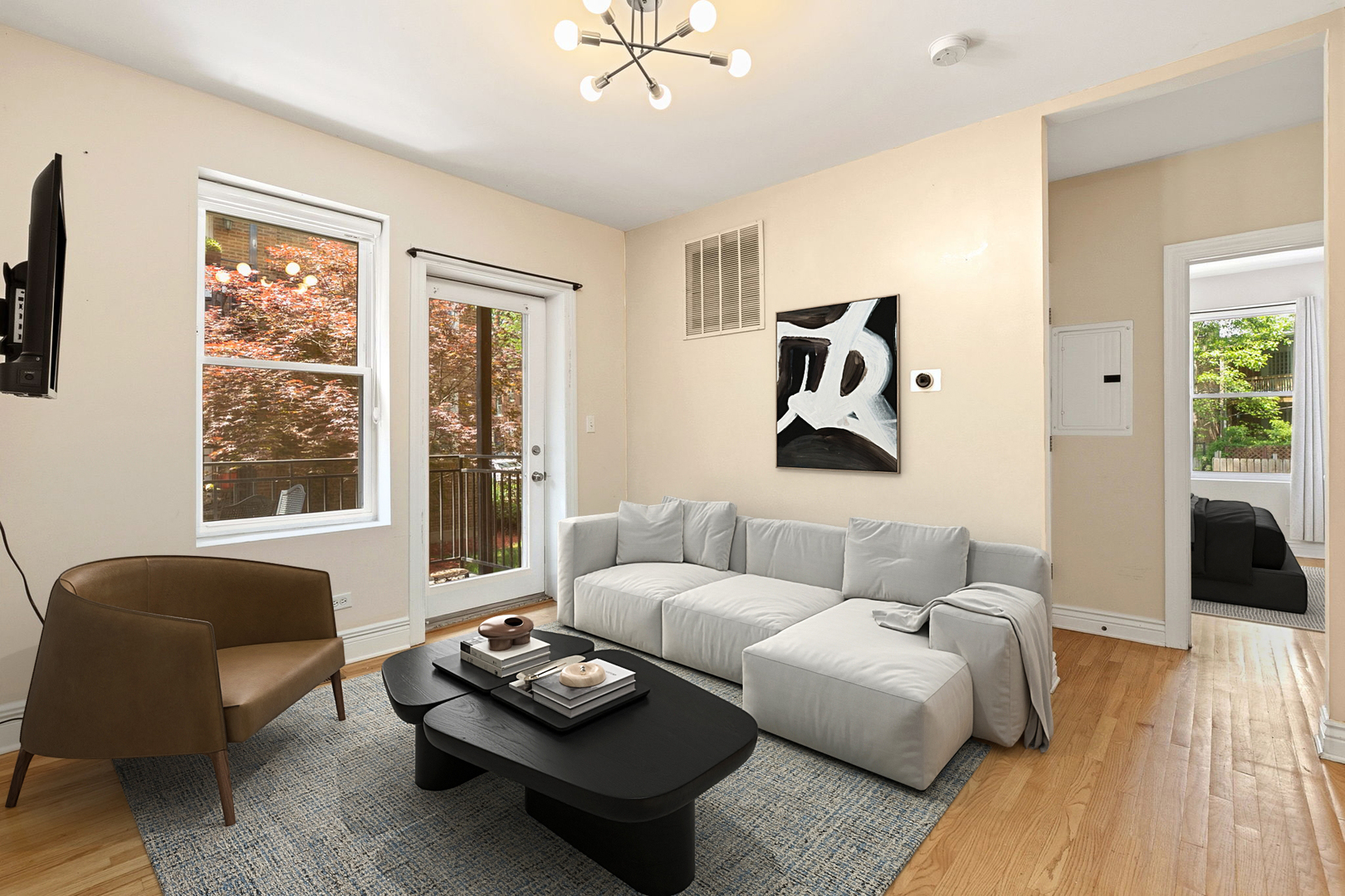 1443 W Victoria Street Unit: 1F
