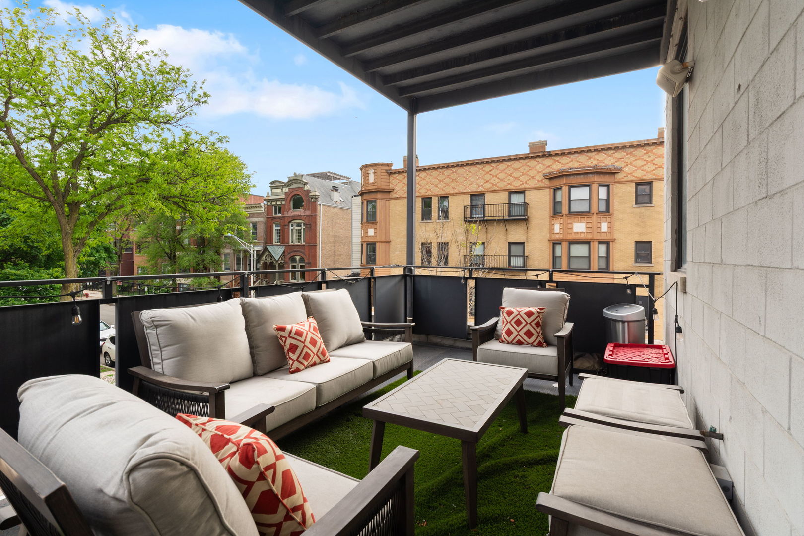 1555 N WOOD Street Unit: 201