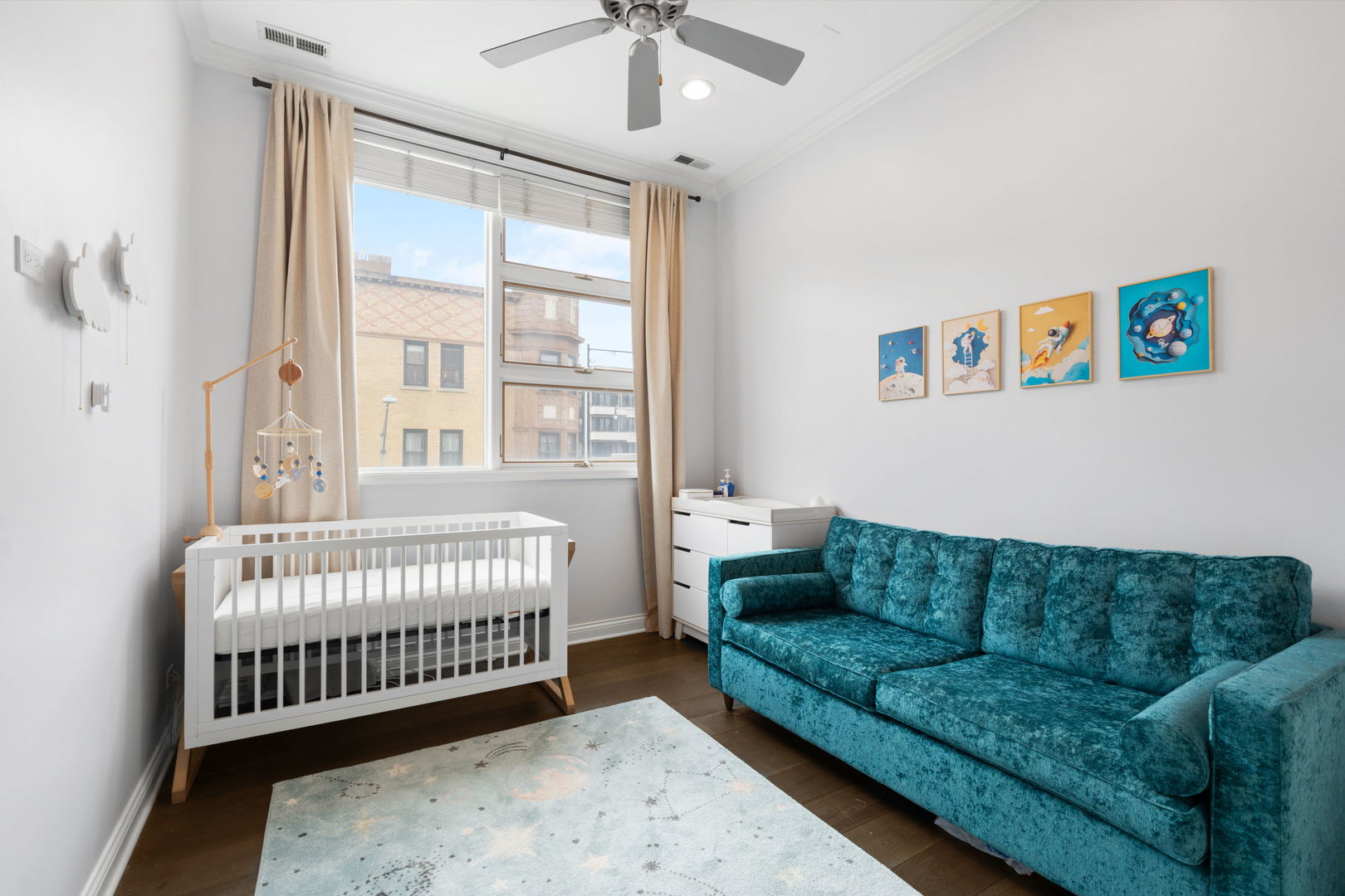 1555 N WOOD Street Unit: 201