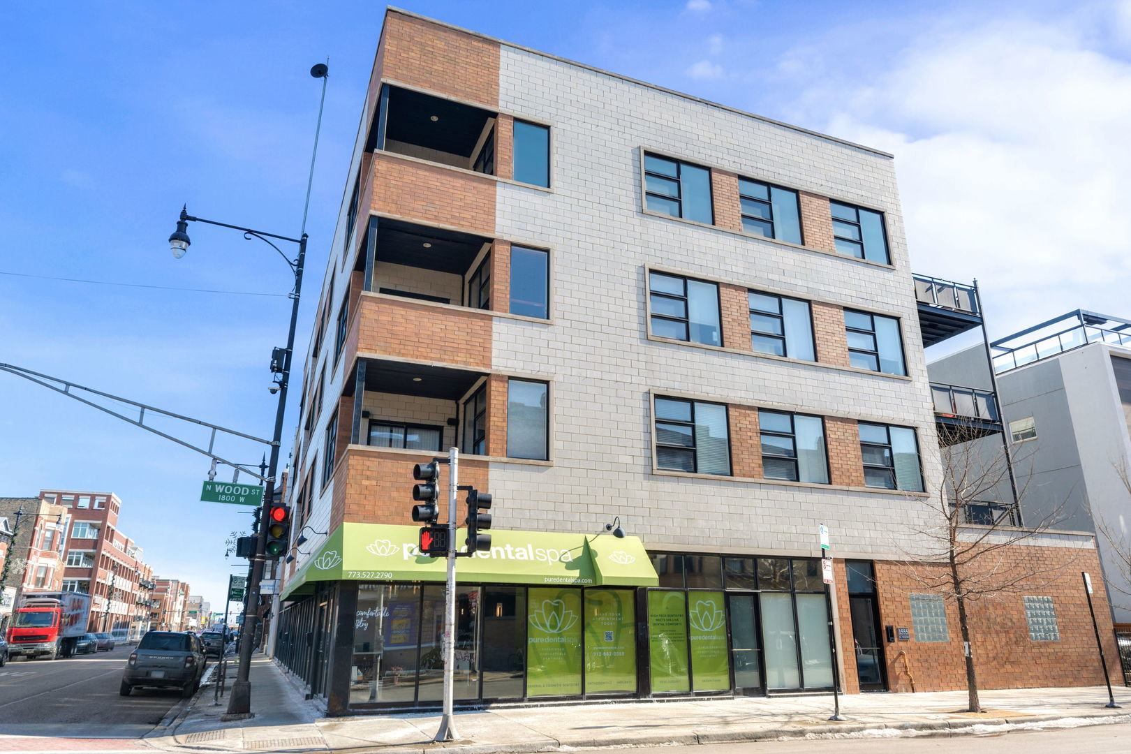 1555 N WOOD Street Unit: 201