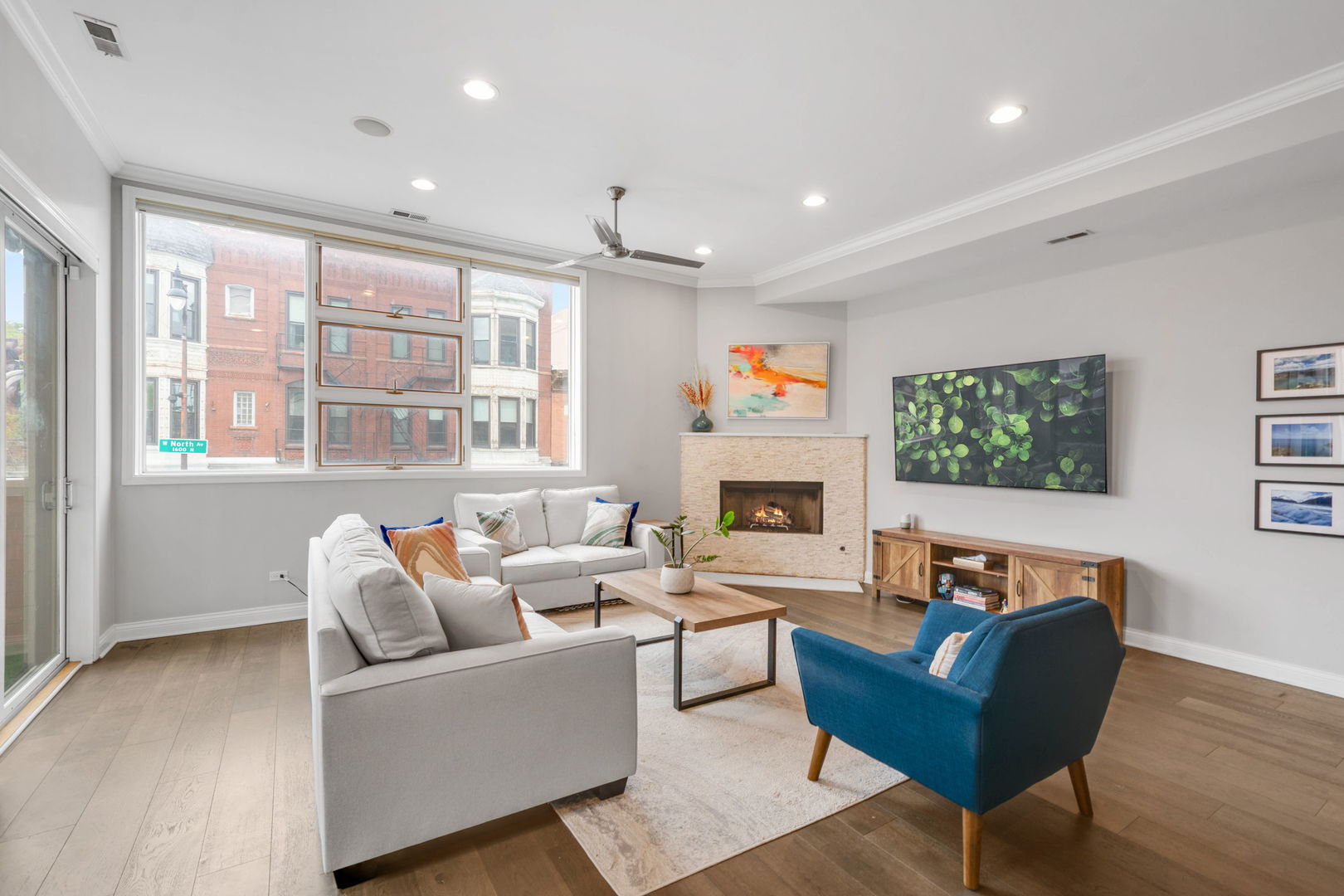 1555 N WOOD Street Unit: 201