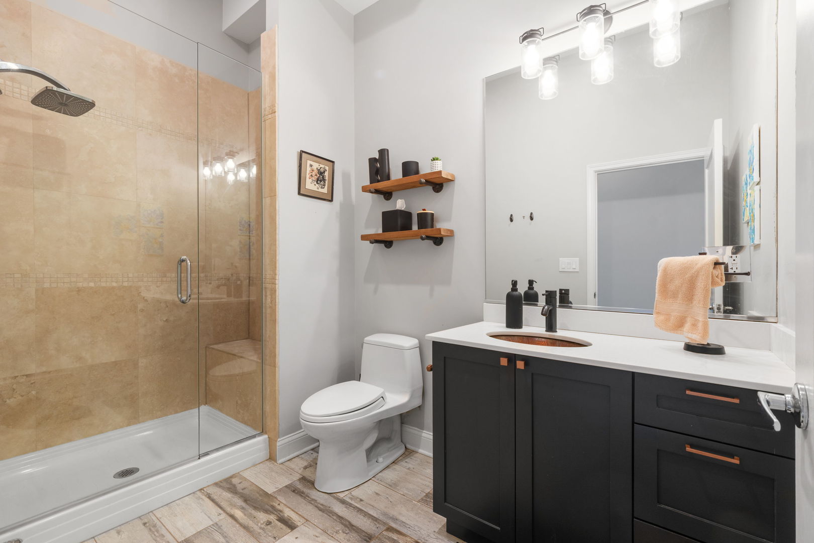 1555 N WOOD Street Unit: 201