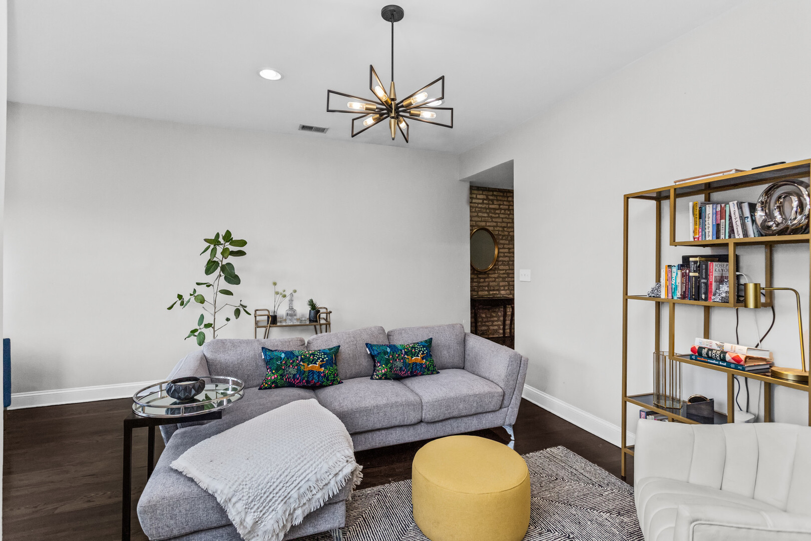 4944 N SPAULDING Avenue Unit: 3N
