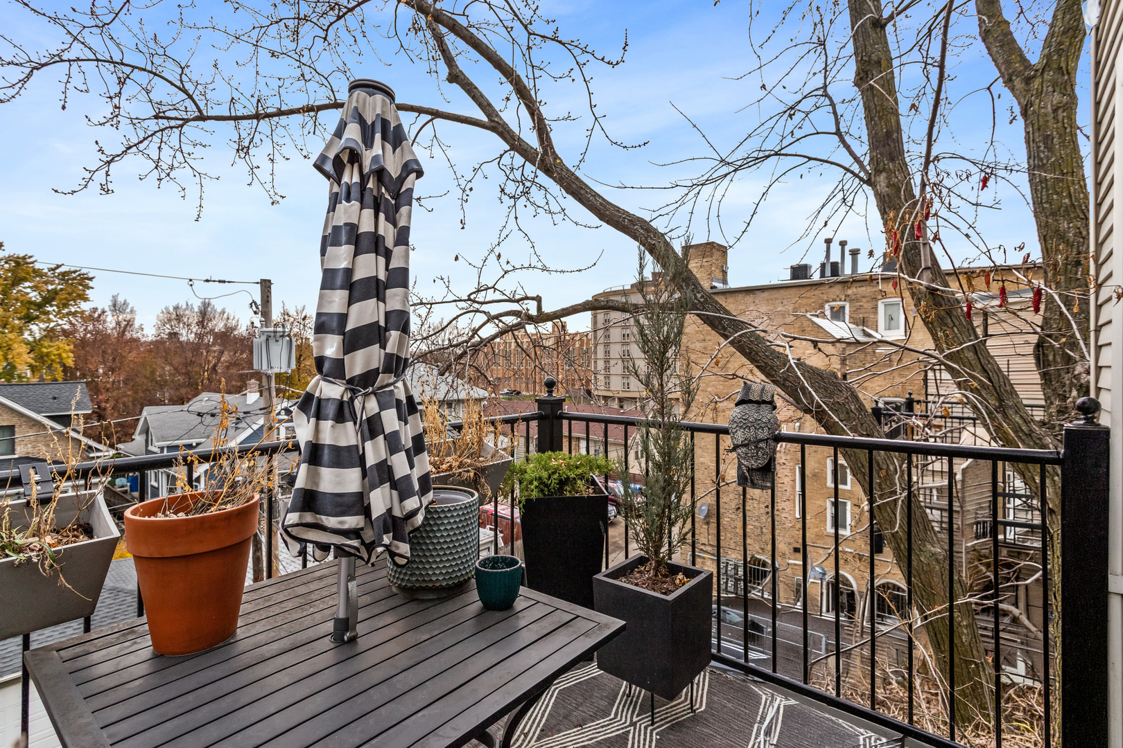4944 N SPAULDING Avenue Unit: 3N