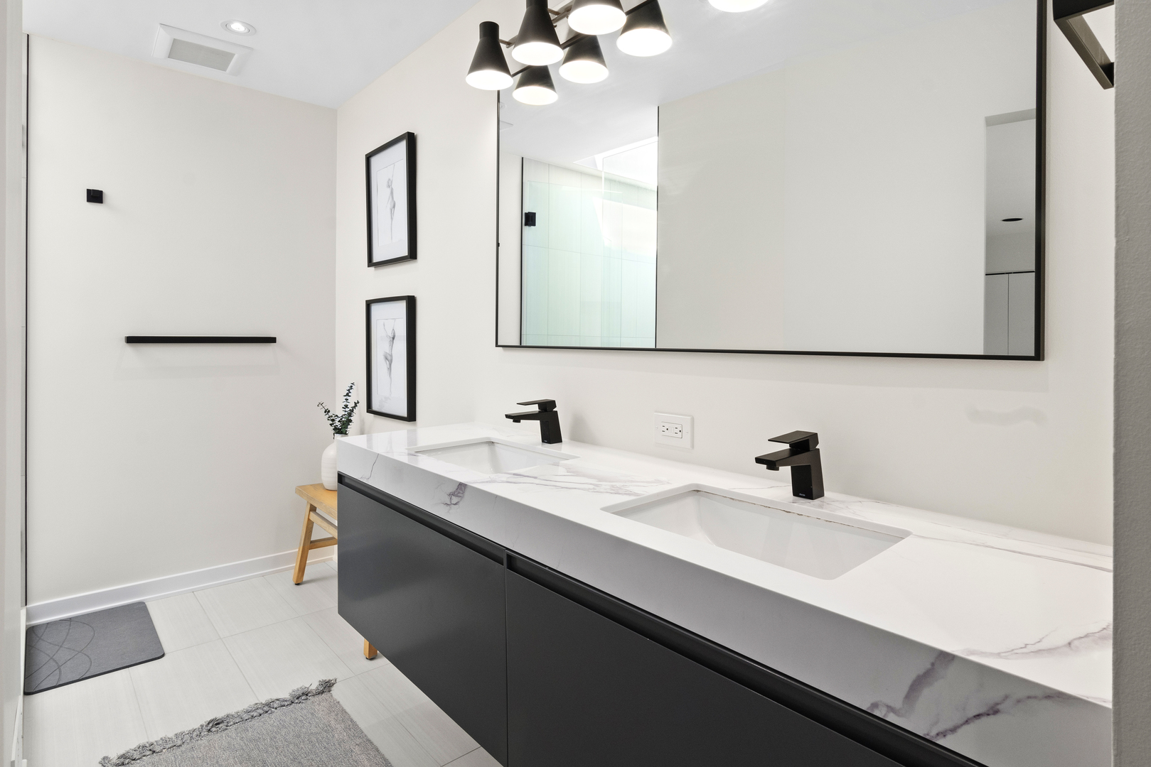 2226 N Racine Avenue Unit: 7